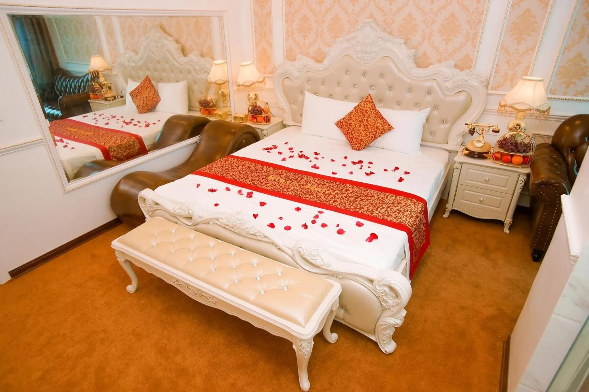 Bed in King's Hotel Yên Hòa