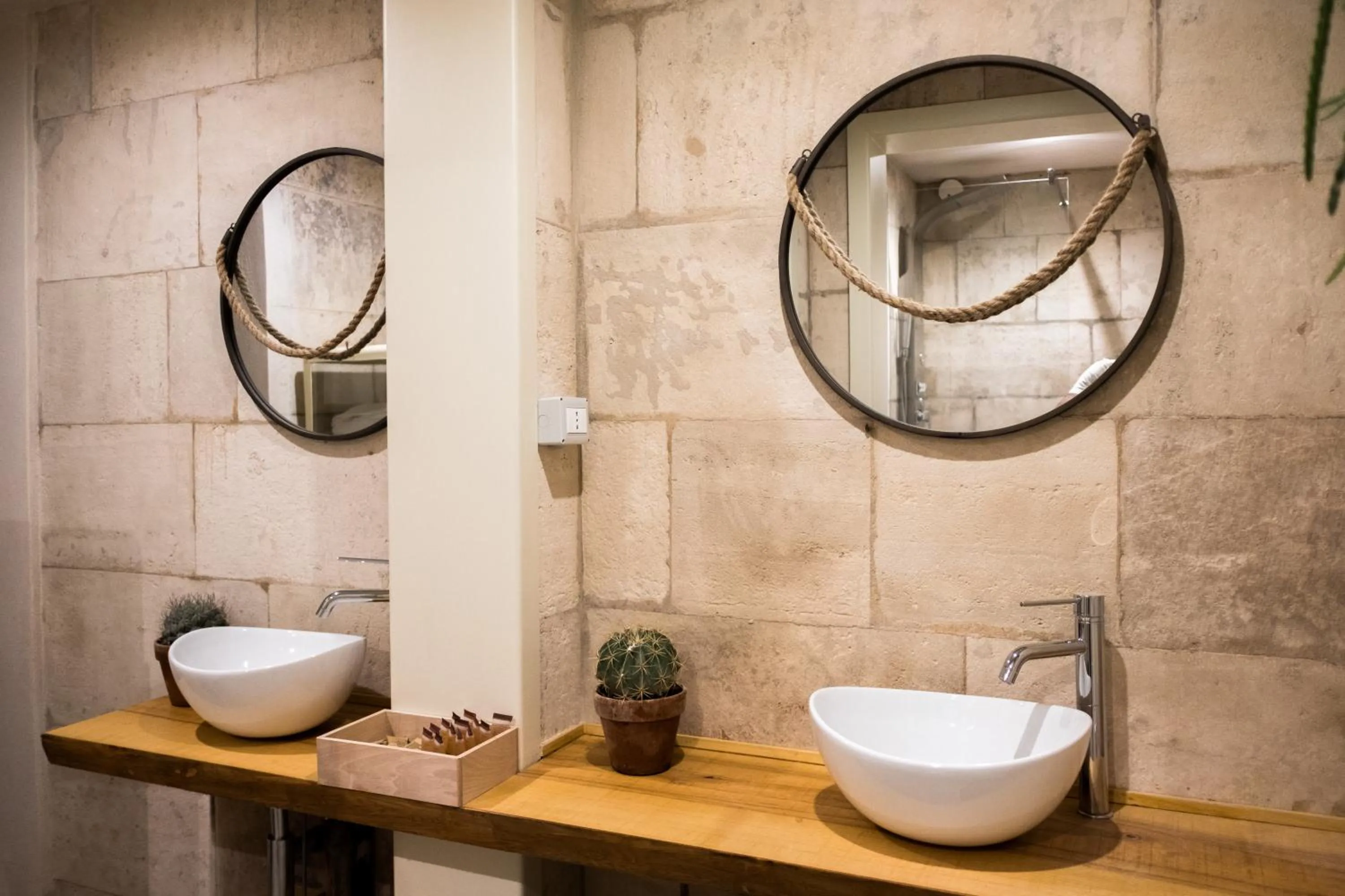 Suite1212 - Pirrelli