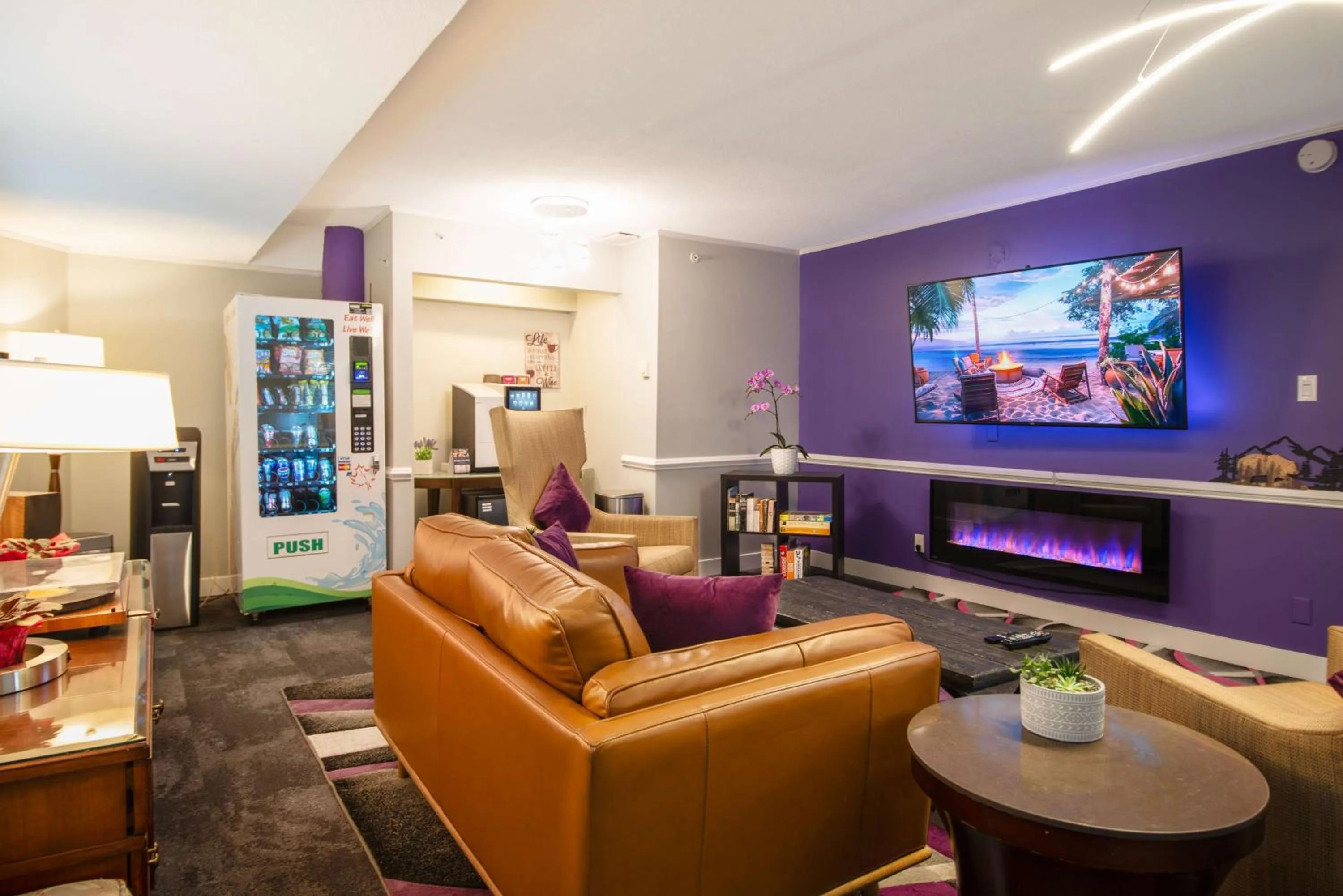Lounge or bar in Coast Parksville Hotel