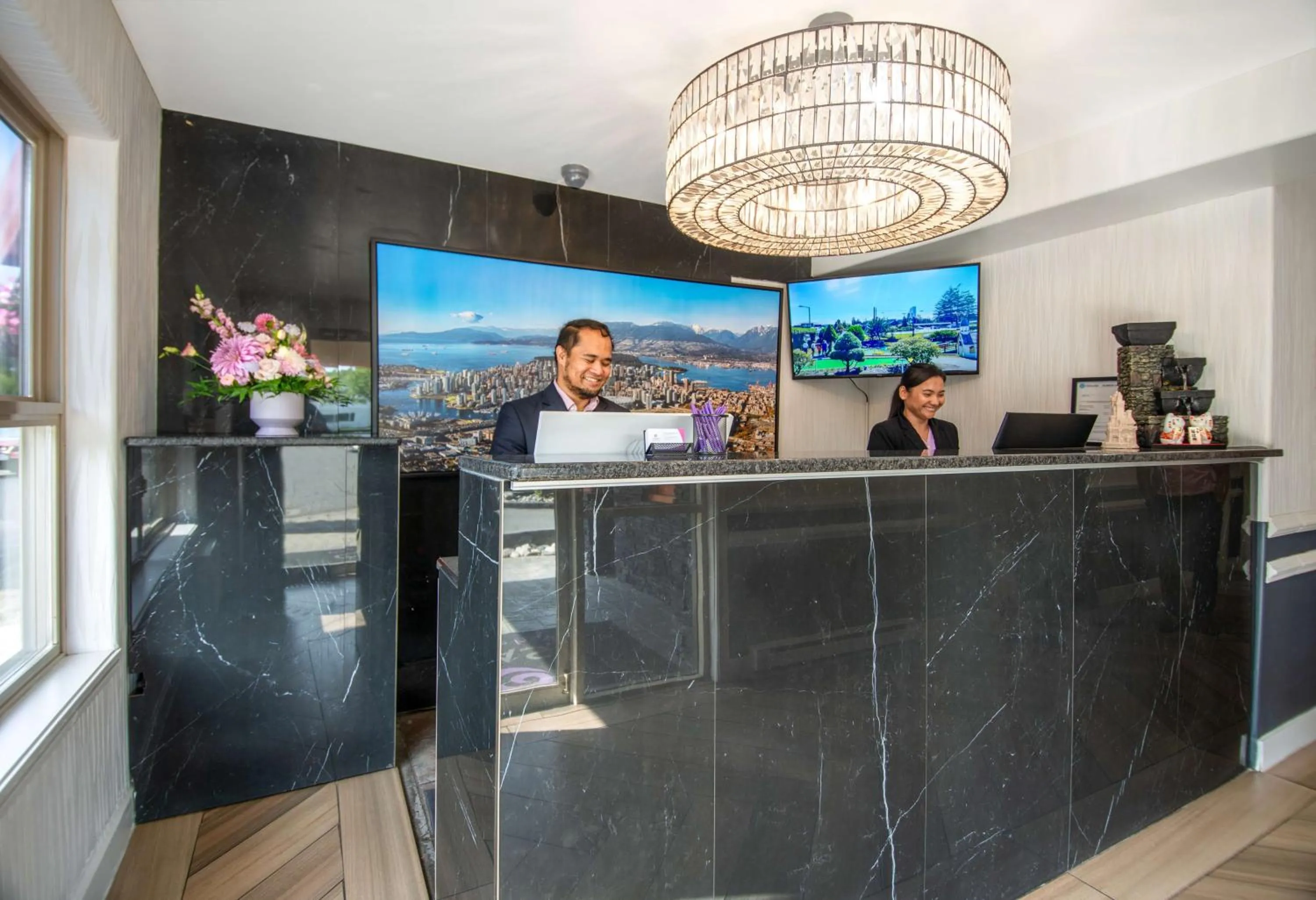 Lobby or reception in Coast Parksville Hotel