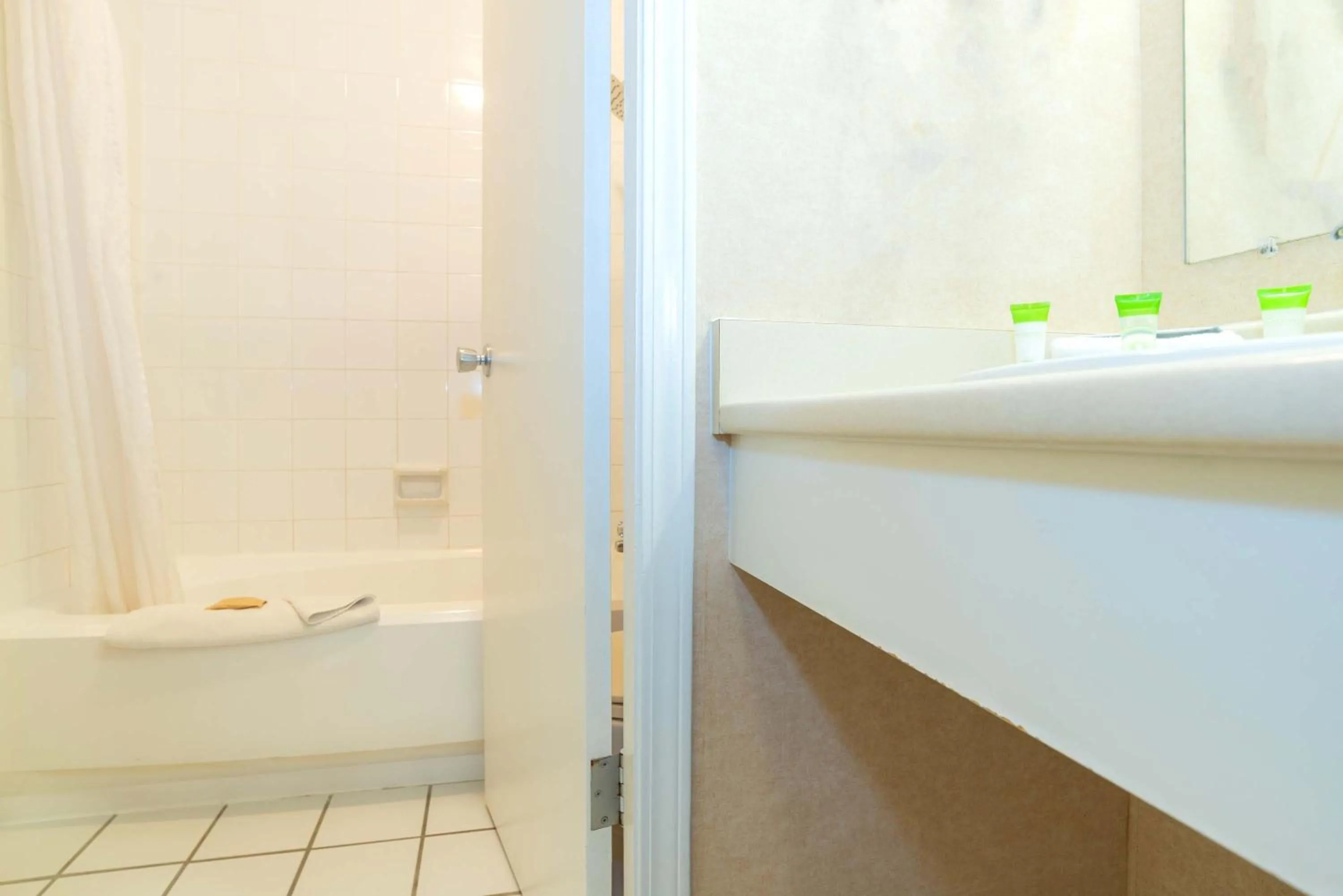 Bathroom in Sandman Hotel Cranbrook