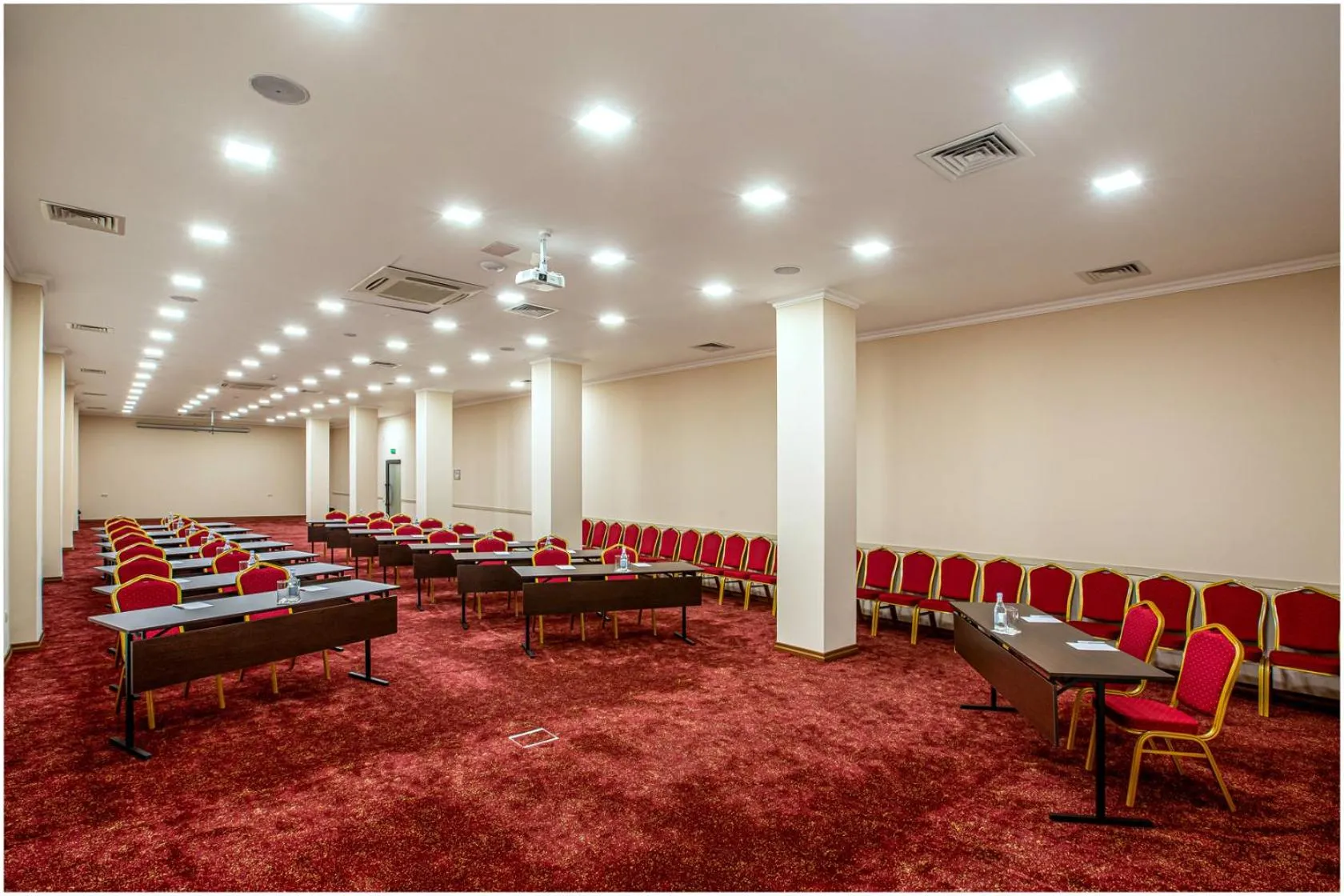 Meeting/conference room in Ani Grand Hotel Yerevan