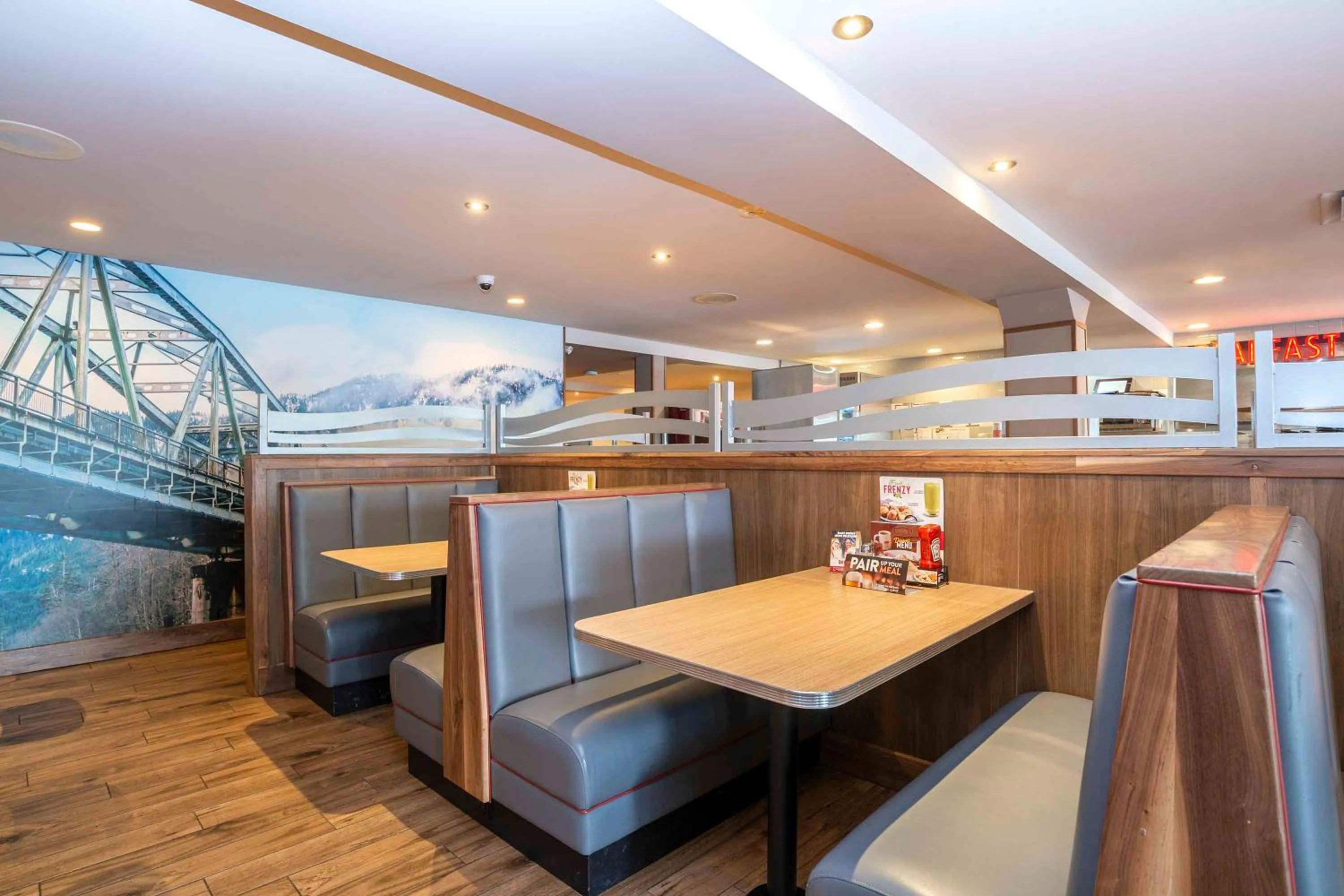 Restaurant/places to eat in Sandman Hotel Terrace