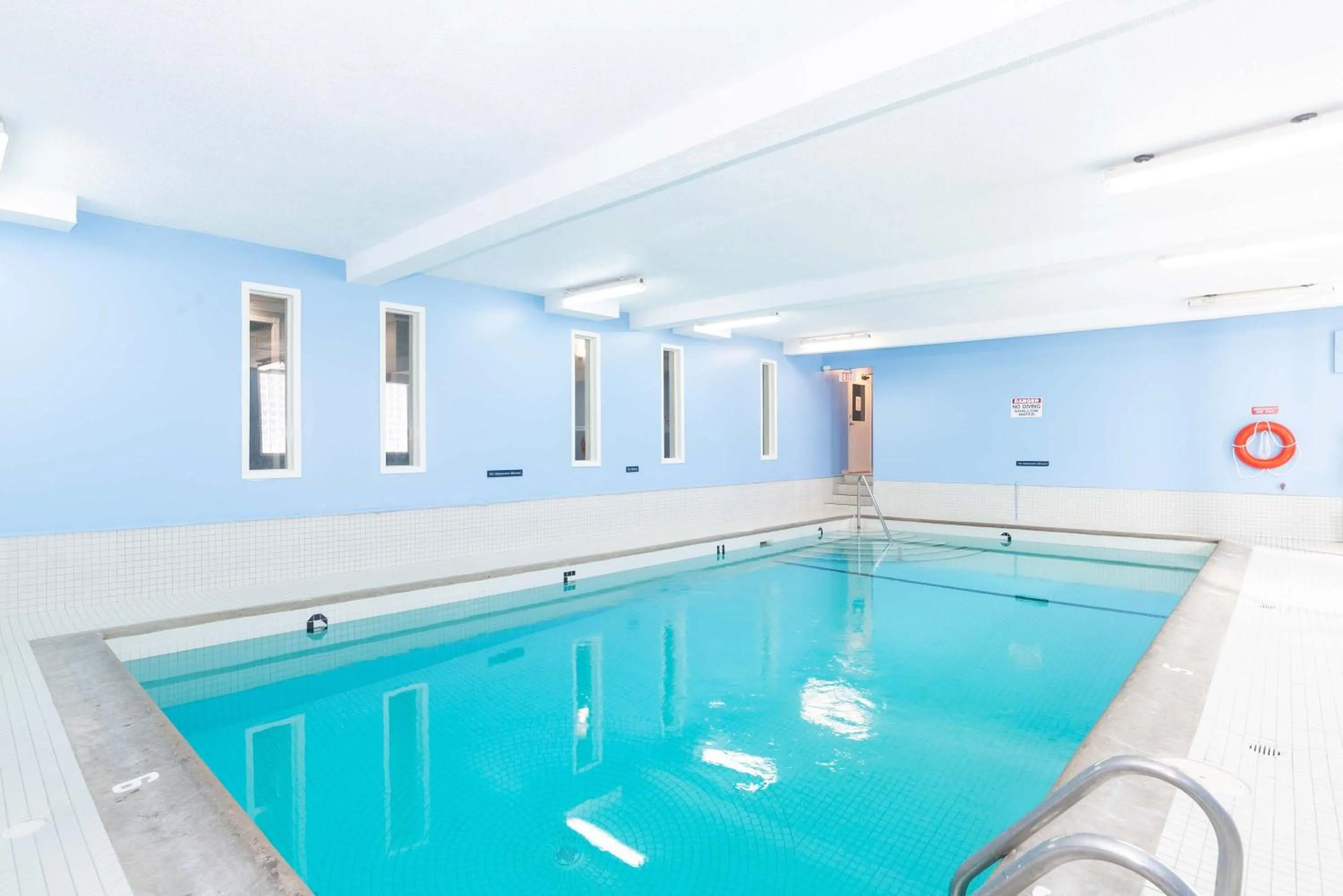 Swimming pool in Sandman Hotel Terrace