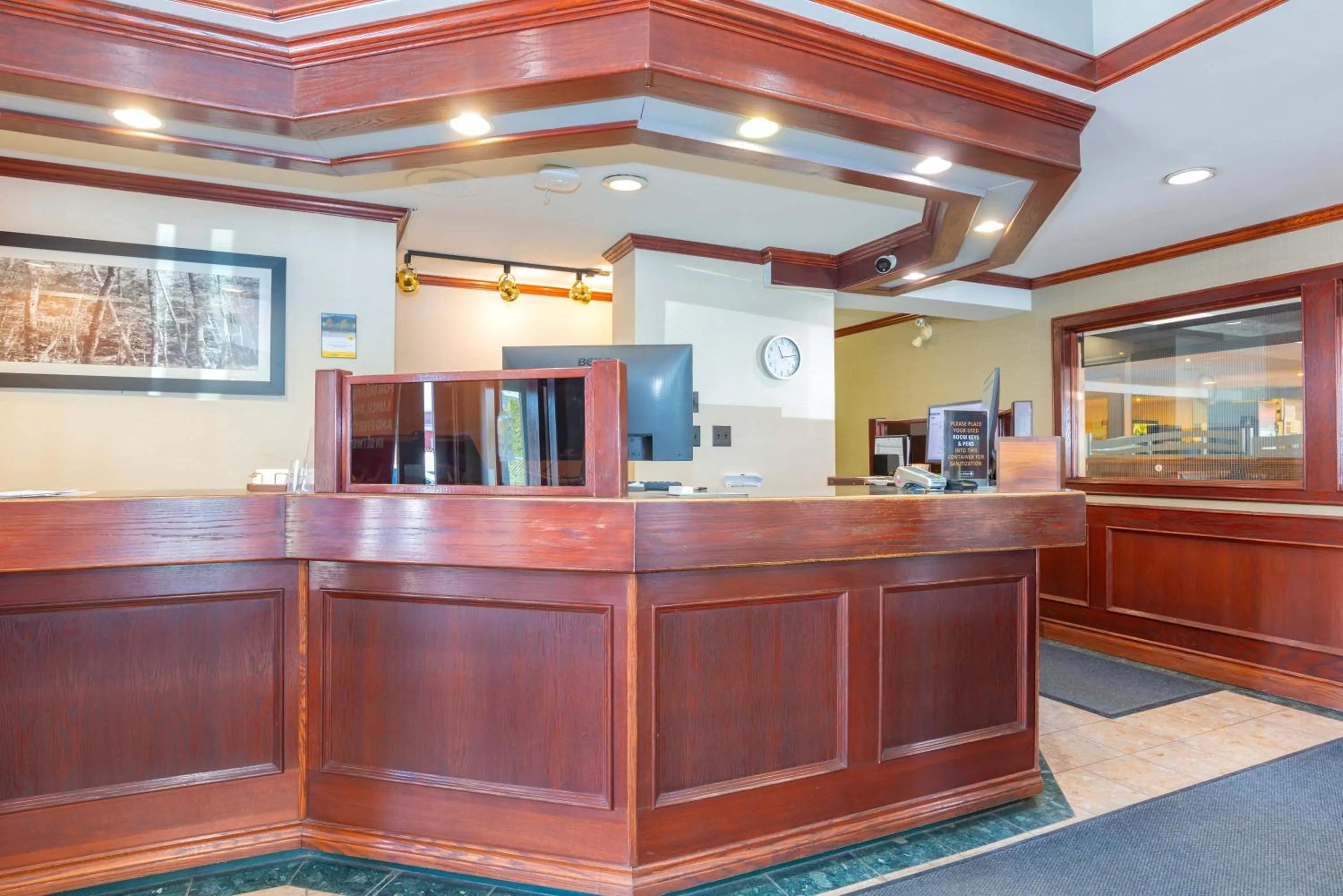 Facade/entrance in Sandman Hotel Terrace