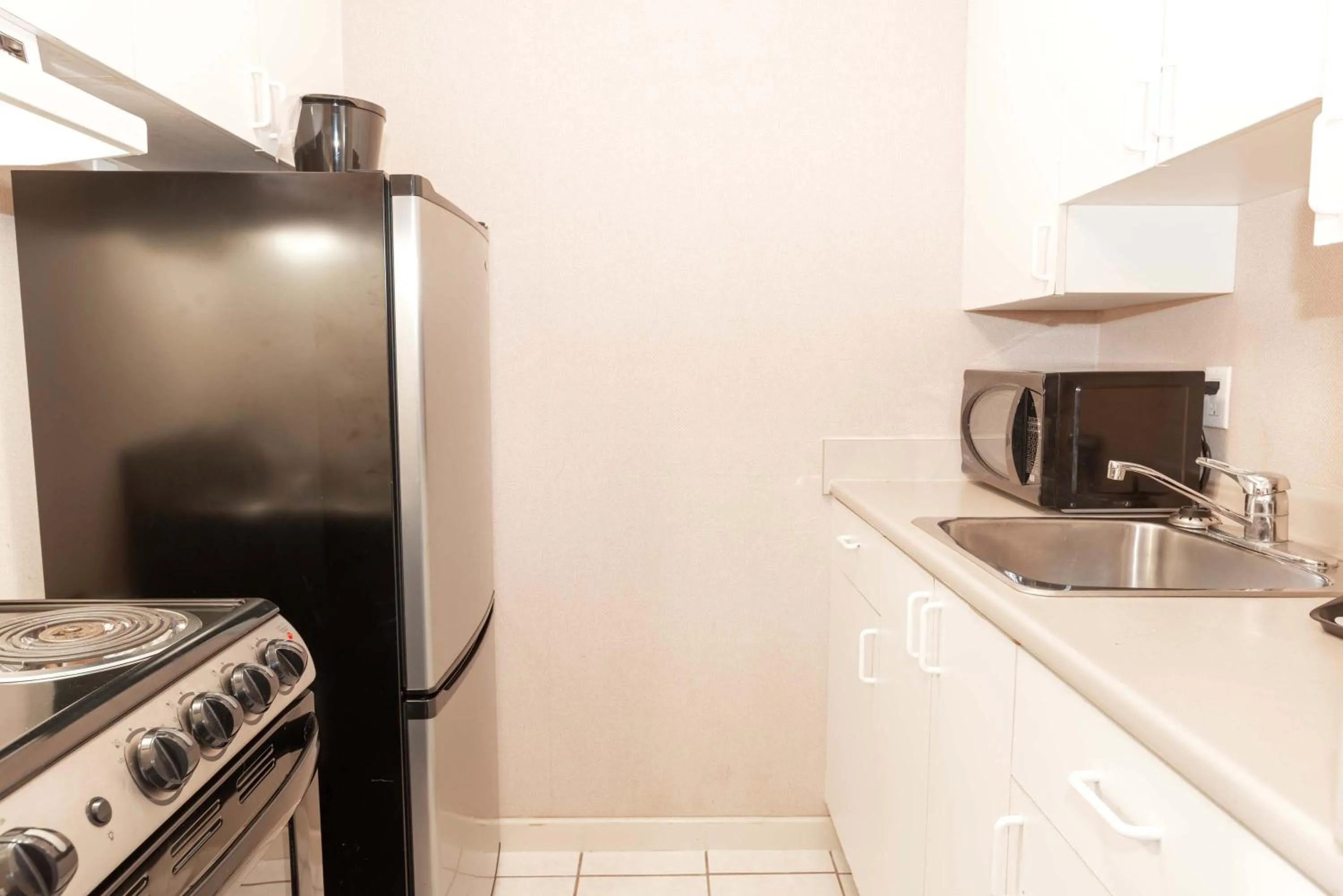 Kitchen or kitchenette in Sandman Hotel Terrace