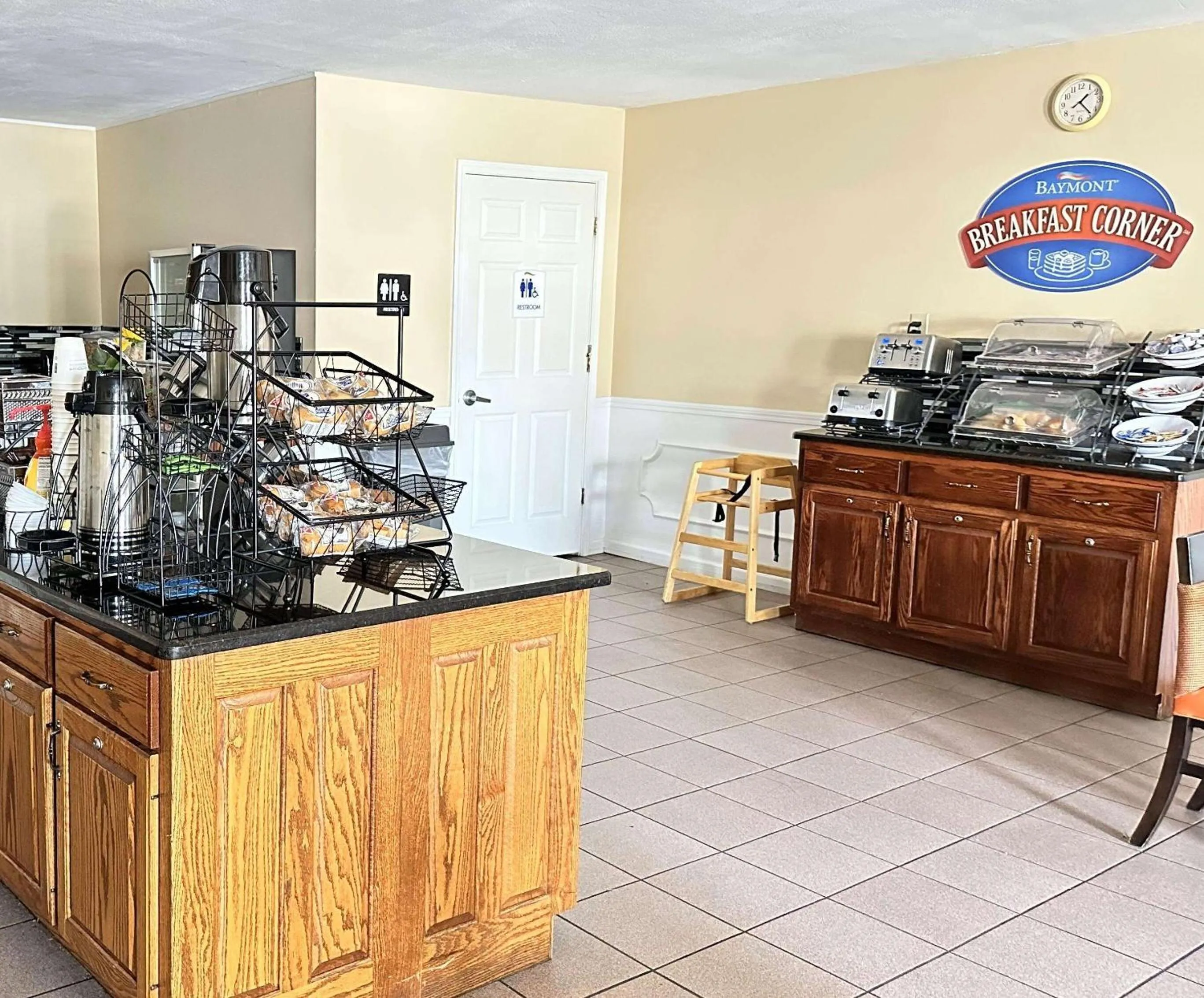 Breakfast in Baymont by Wyndham Greenwood