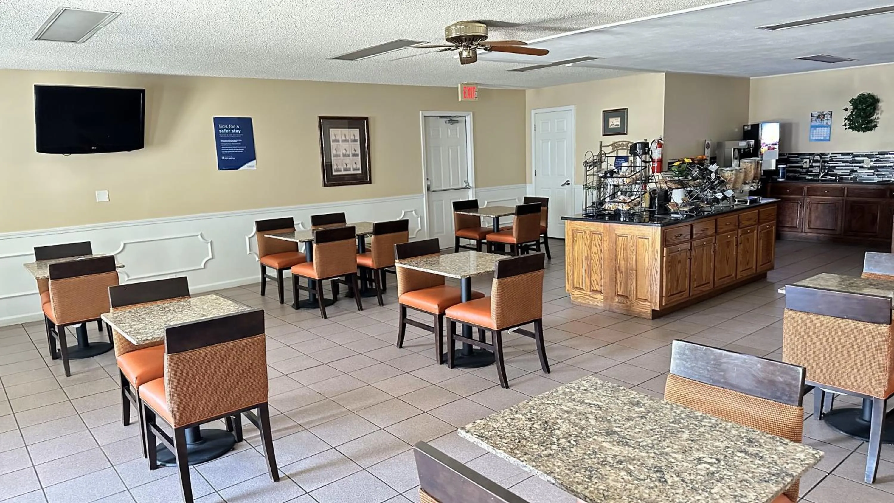 Breakfast in Baymont by Wyndham Greenwood