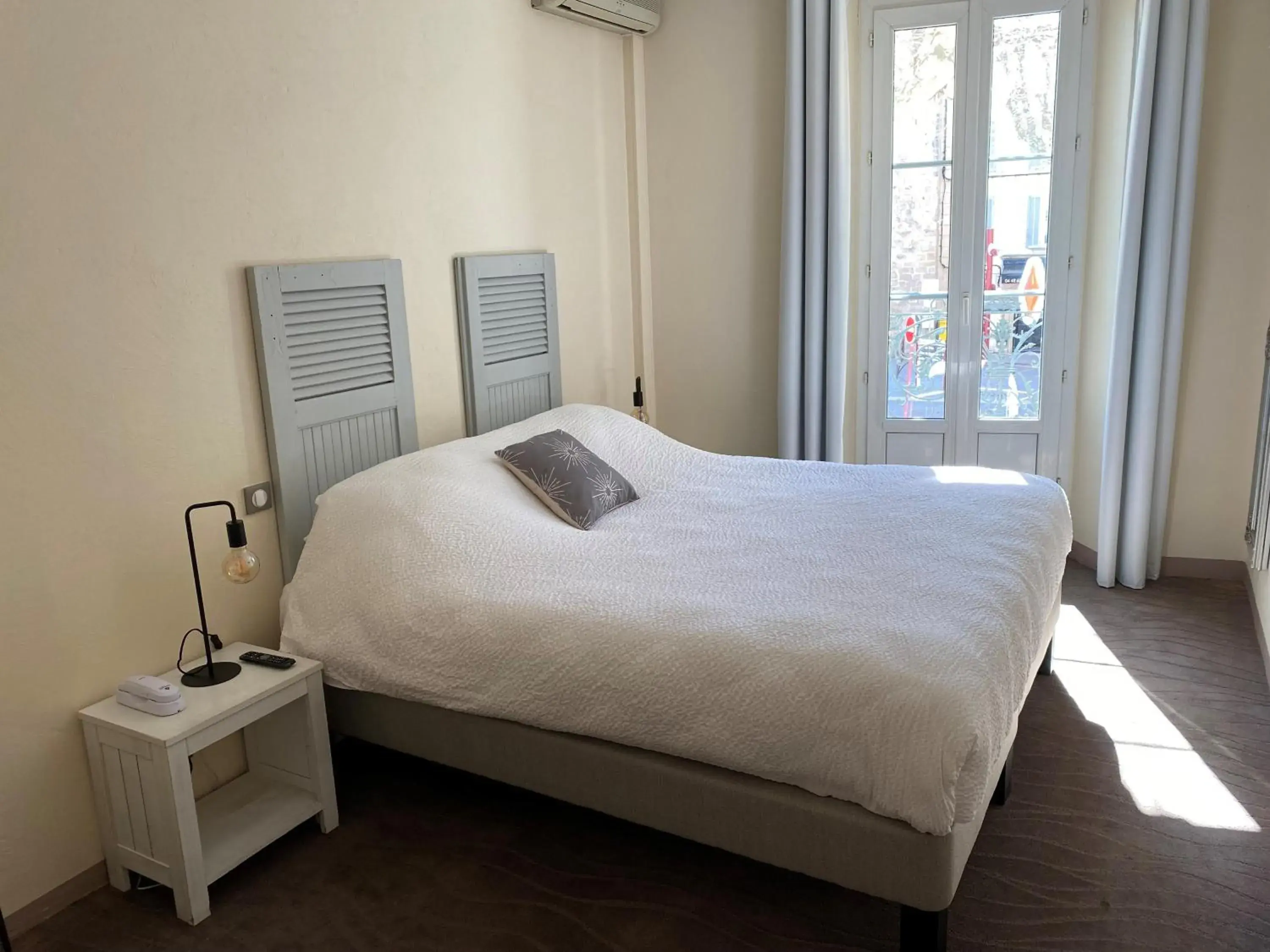 Comfort Double Room in Châteaux Demeures Vallée de L'Arc Comfort Double Room in Châteaux Demeures Vallée de L'Arc