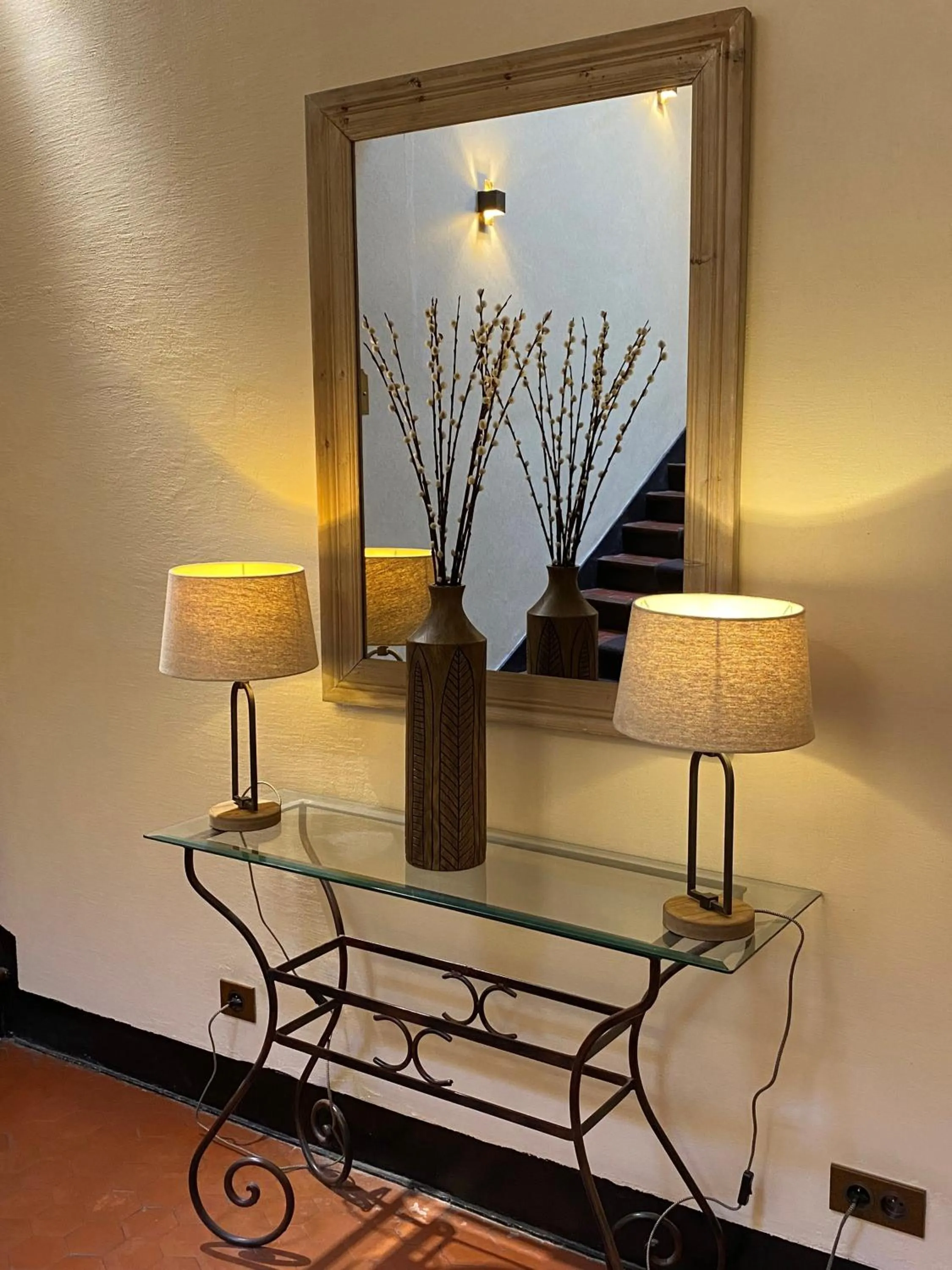 Decorative detail in Logis Hôtel la Vallée de l'Arc