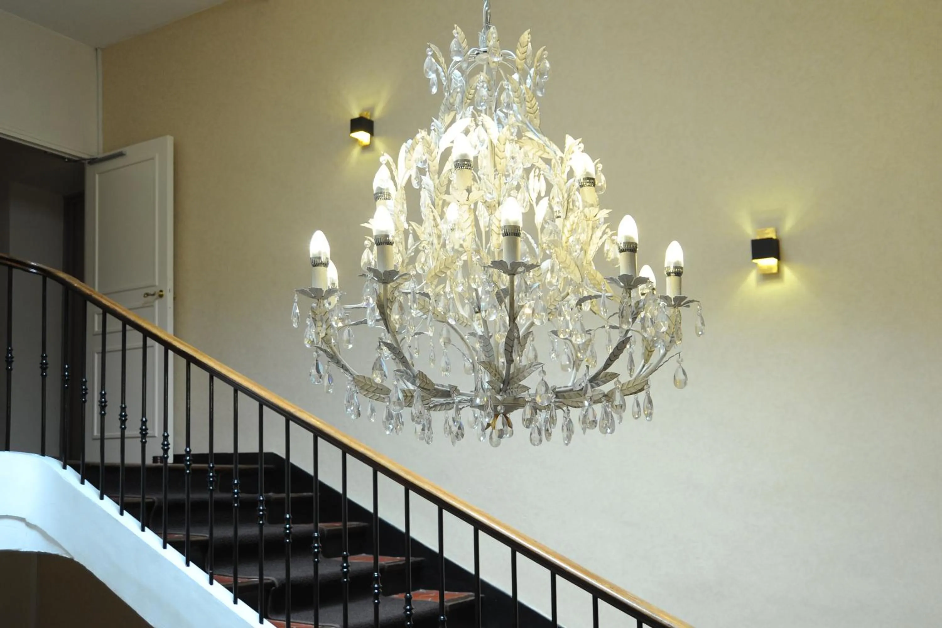 Day in Logis Hôtel la Vallée de l'Arc