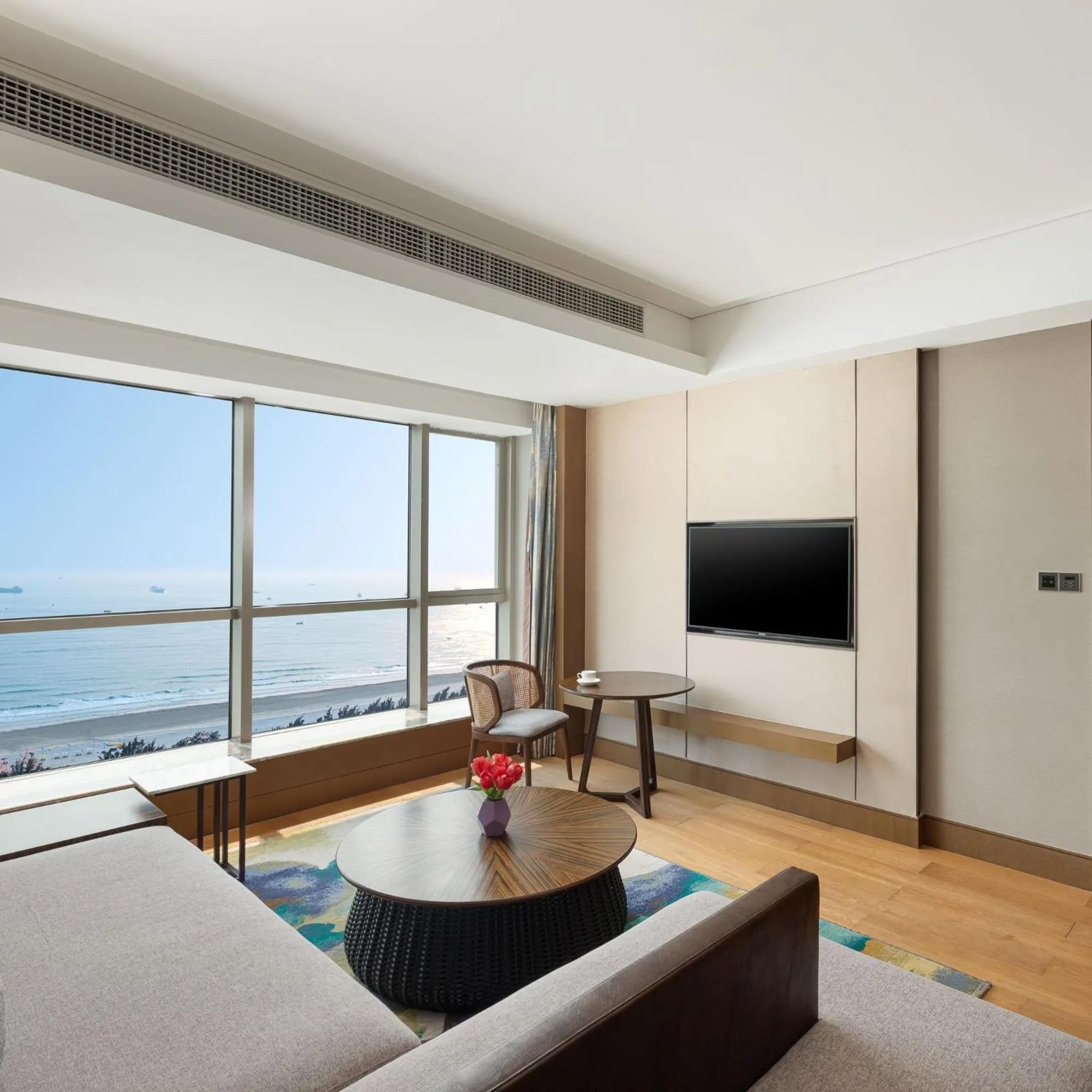 Bedroom in Crowne Plaza Beihai Silver Beach by IHG