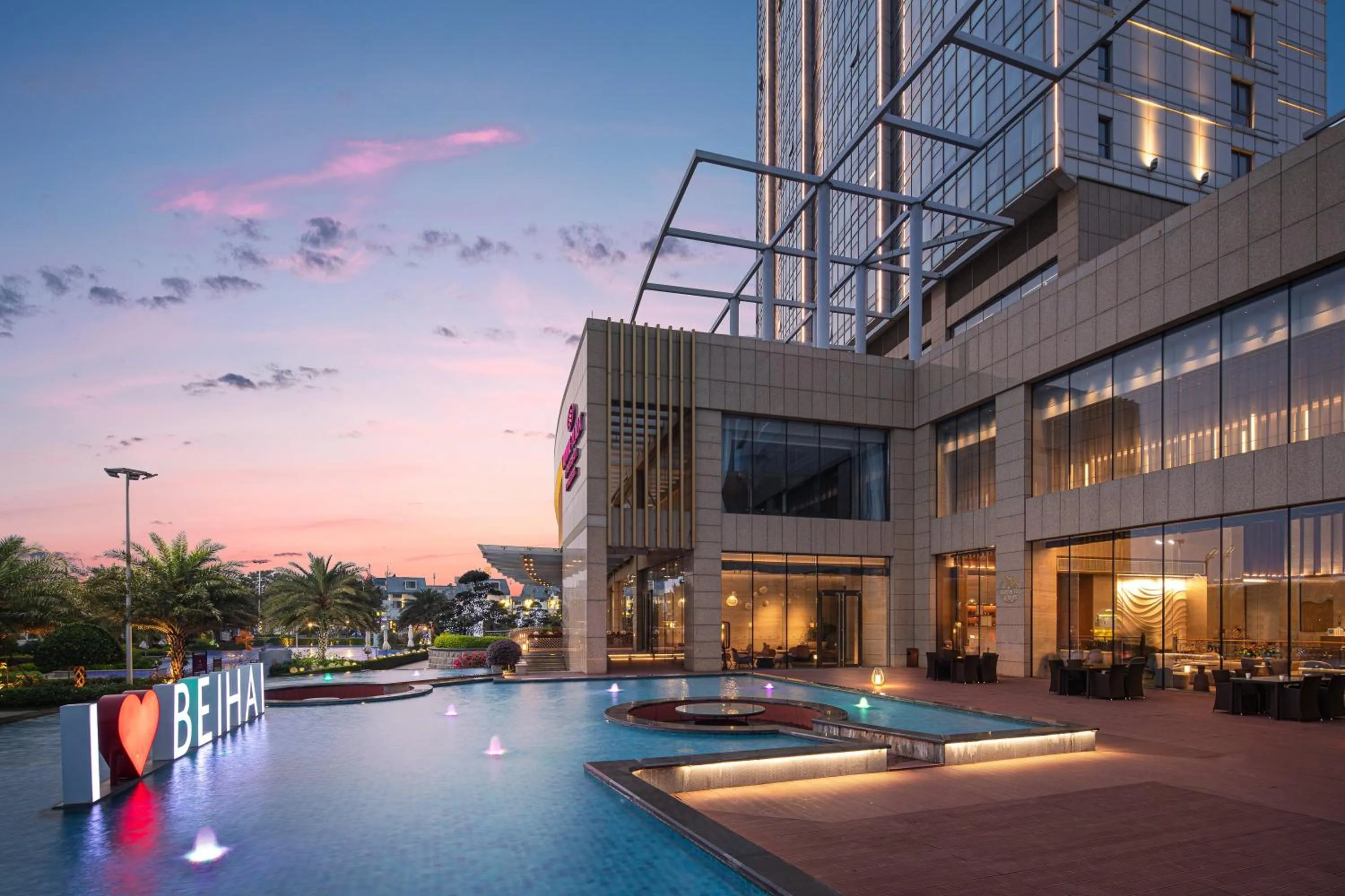 Area and facilities in Crowne Plaza Beihai Silver Beach by IHG