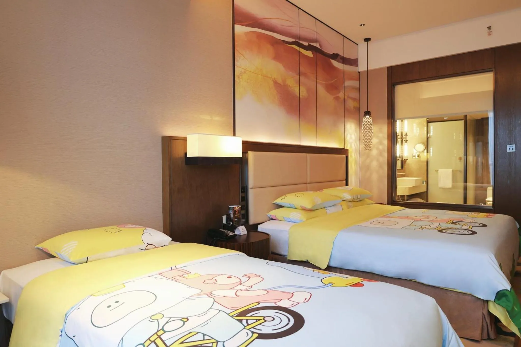 Photo of the whole room, Bed in Crowne Plaza Beihai Silver Beach by IHG