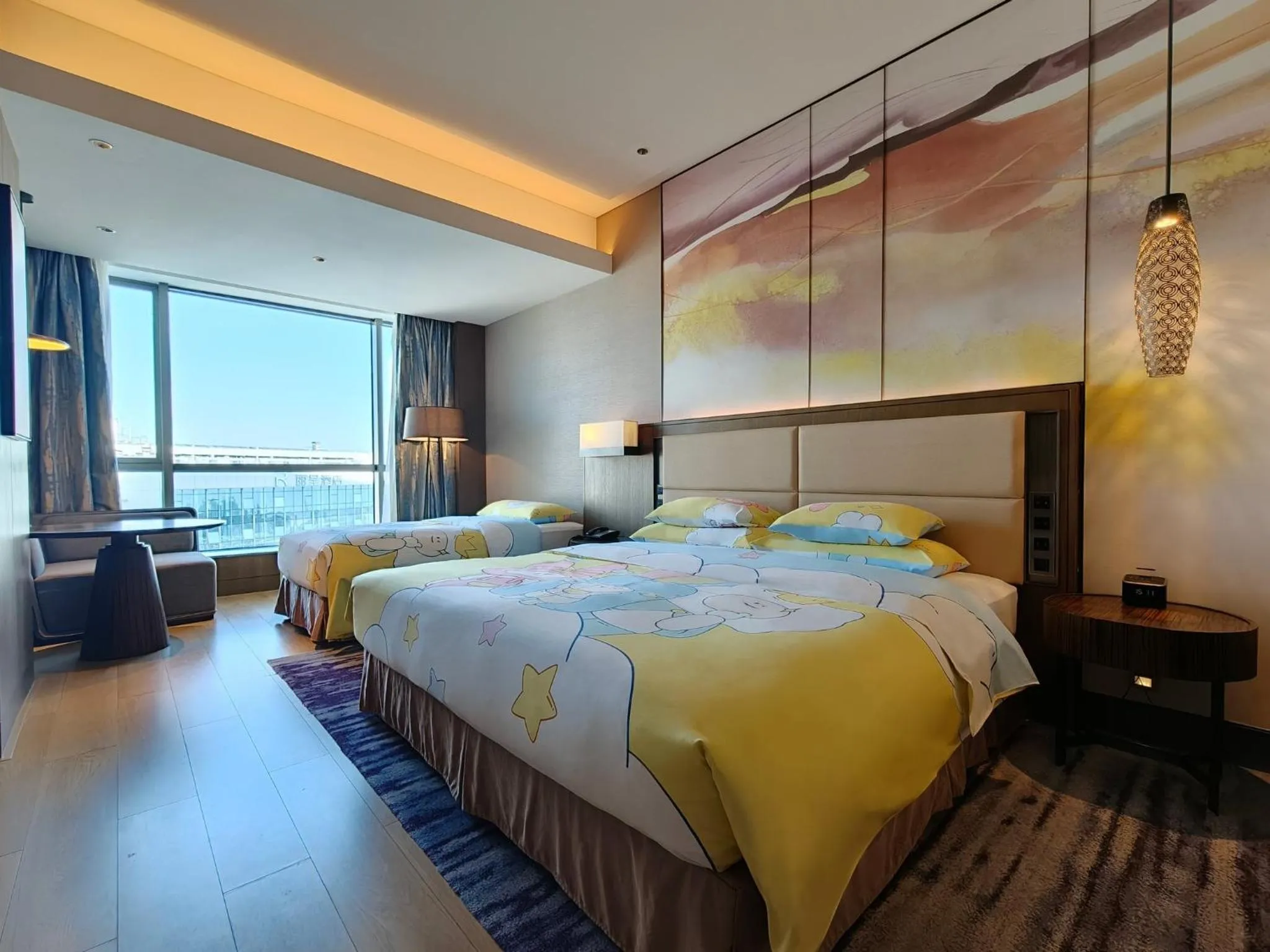 Photo of the whole room, Bed in Crowne Plaza Beihai Silver Beach by IHG