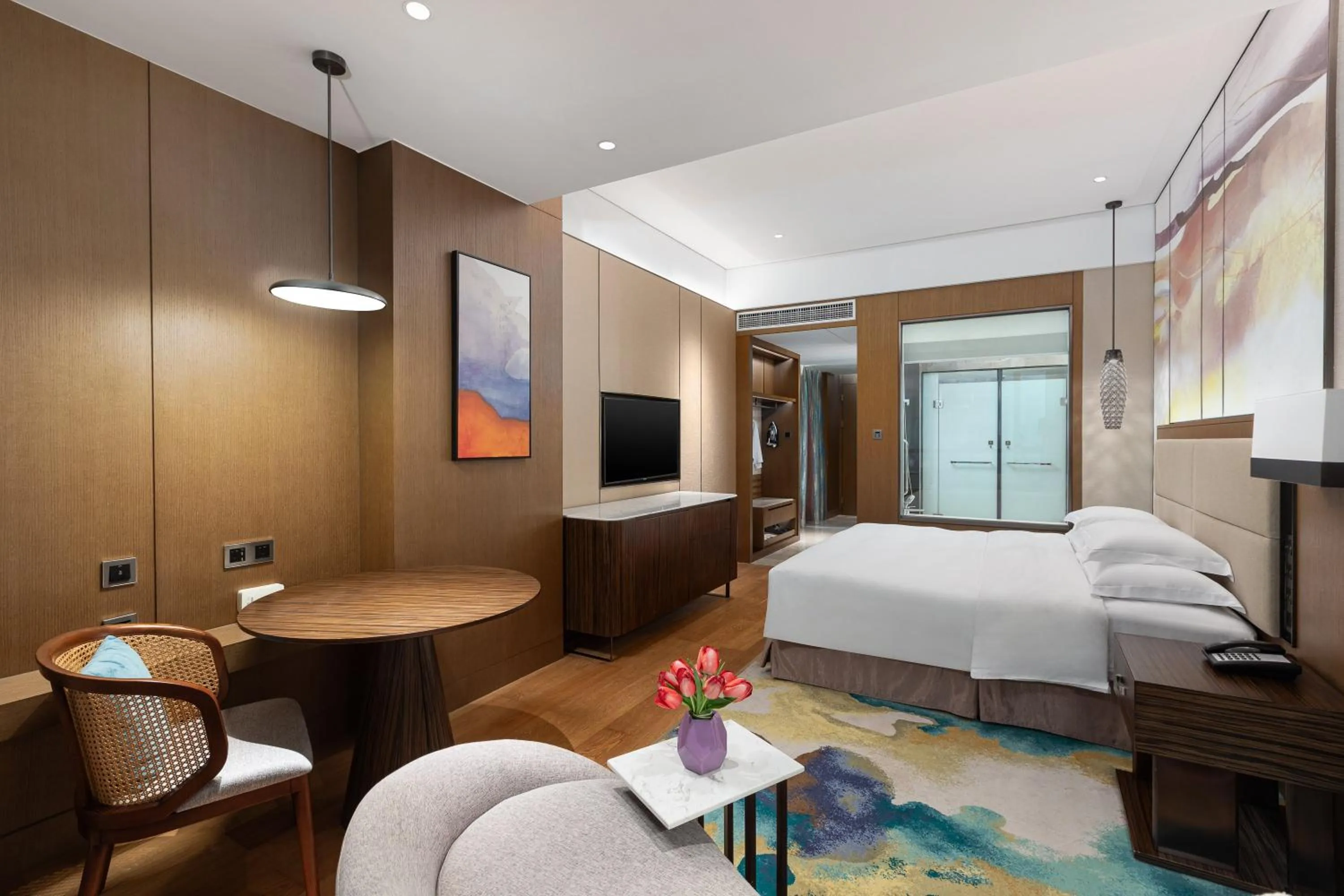 Photo of the whole room, Bed in Crowne Plaza Beihai Silver Beach by IHG