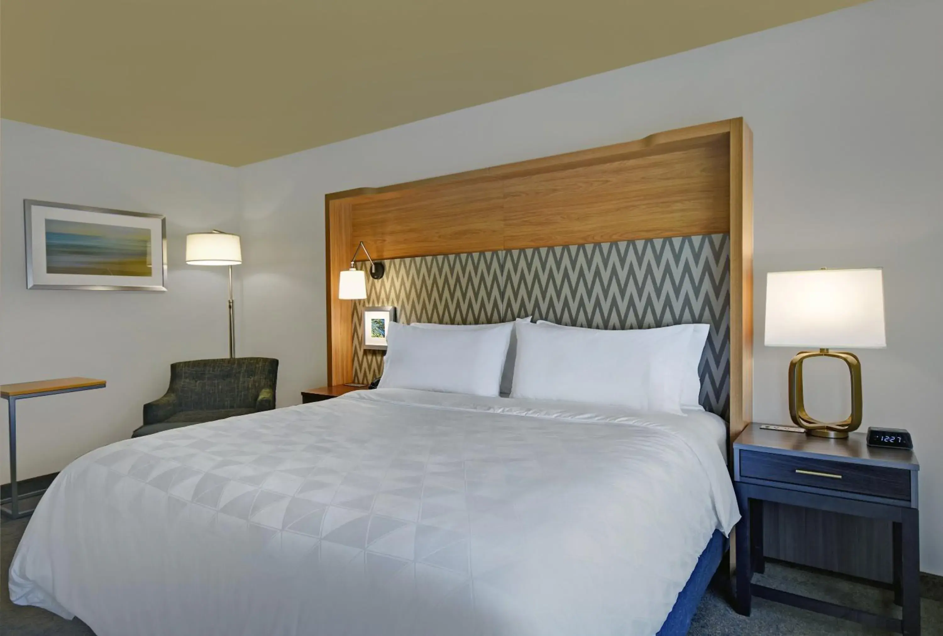 Standard King Room in Holiday Inn Grand Rapids North - Walker by IHG Standard King Room in Holiday Inn Grand Rapids North - Walker by IHG