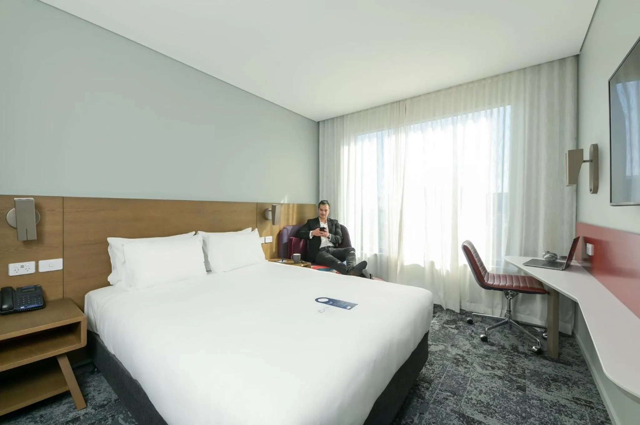Photo of the whole room, Bed in Holiday Inn Express Sydney Airport by IHG