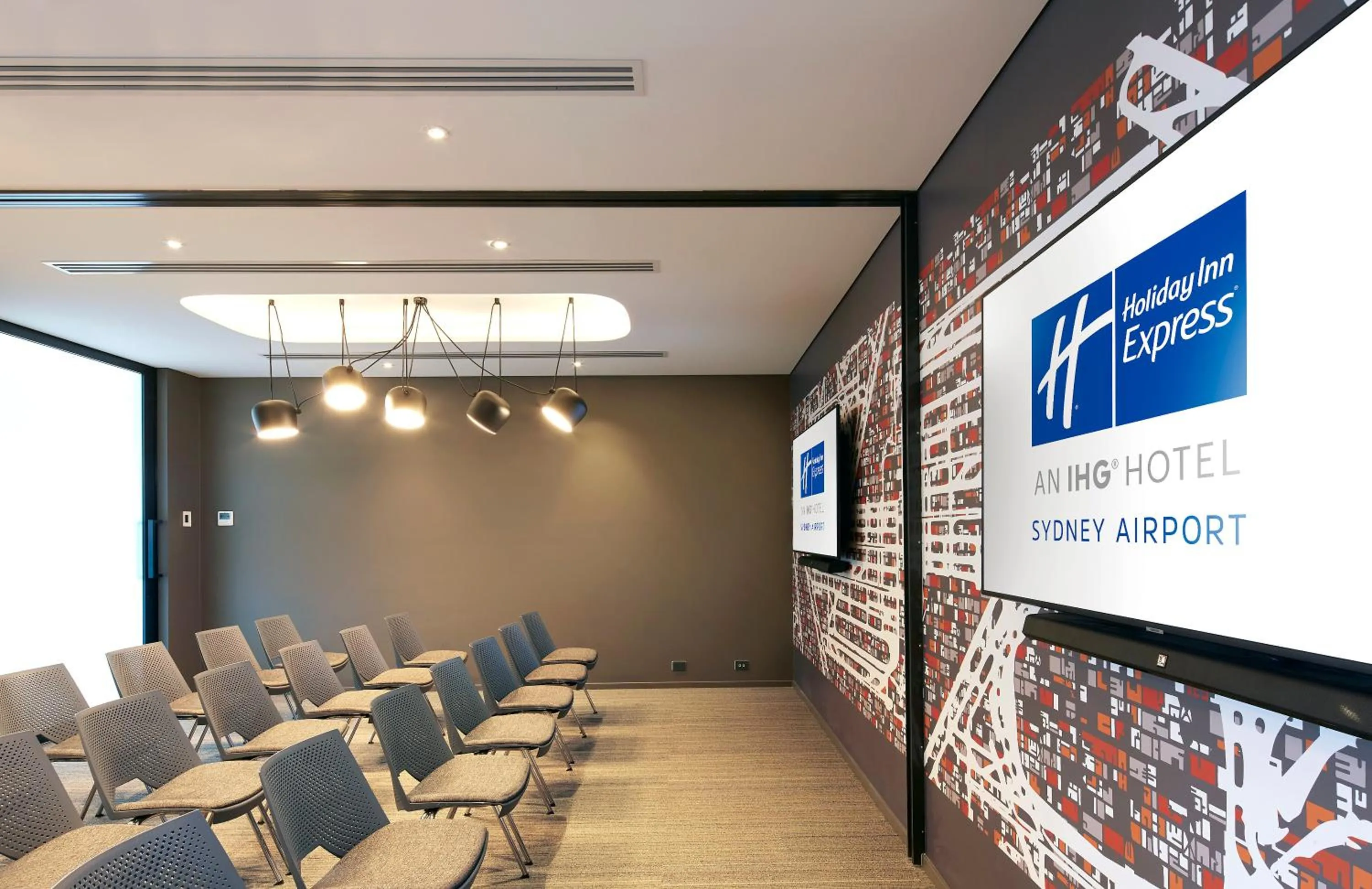 Meeting/conference room in Holiday Inn Express Sydney Airport by IHG