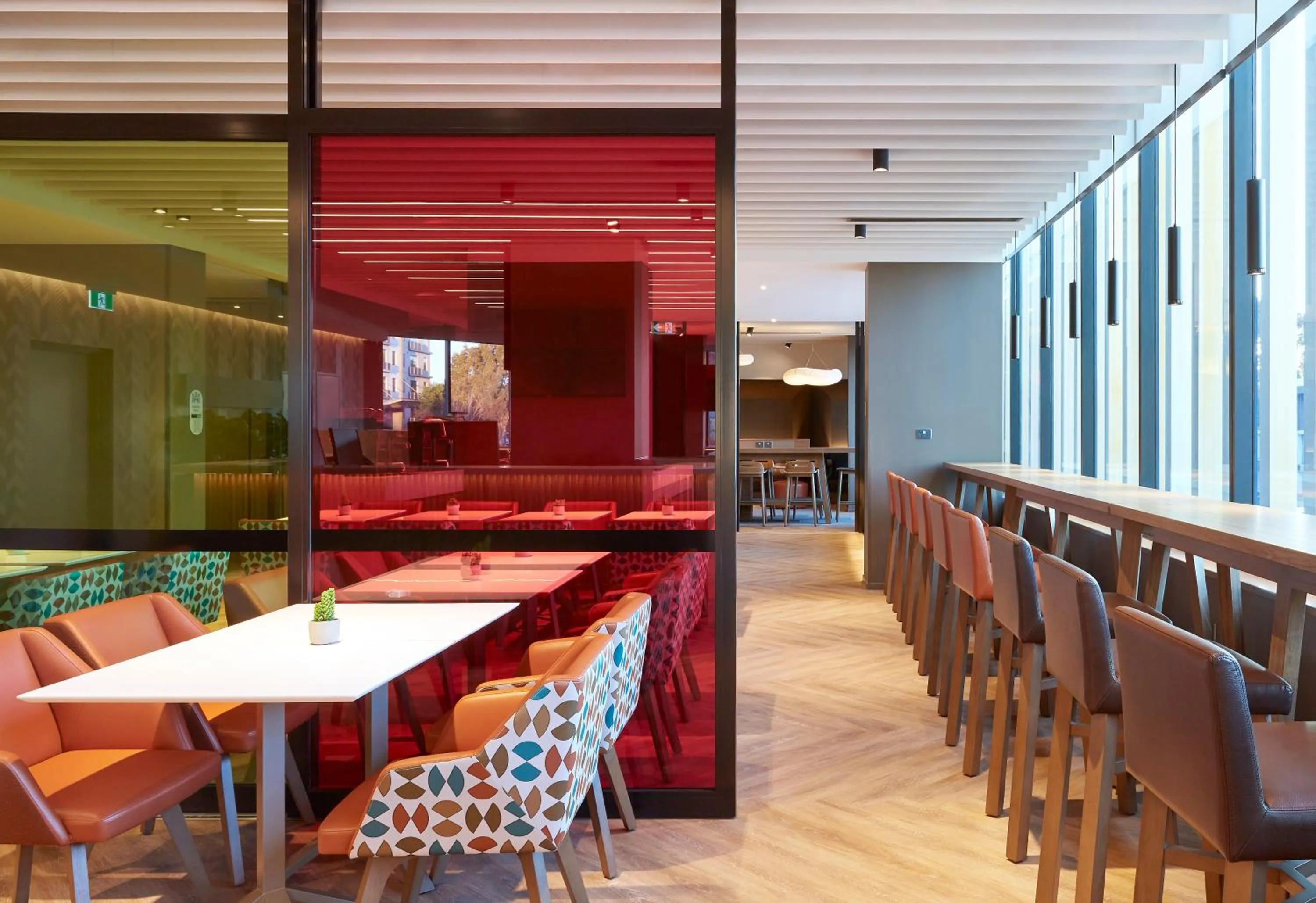 Restaurant/places to eat in Holiday Inn Express Sydney Airport by IHG