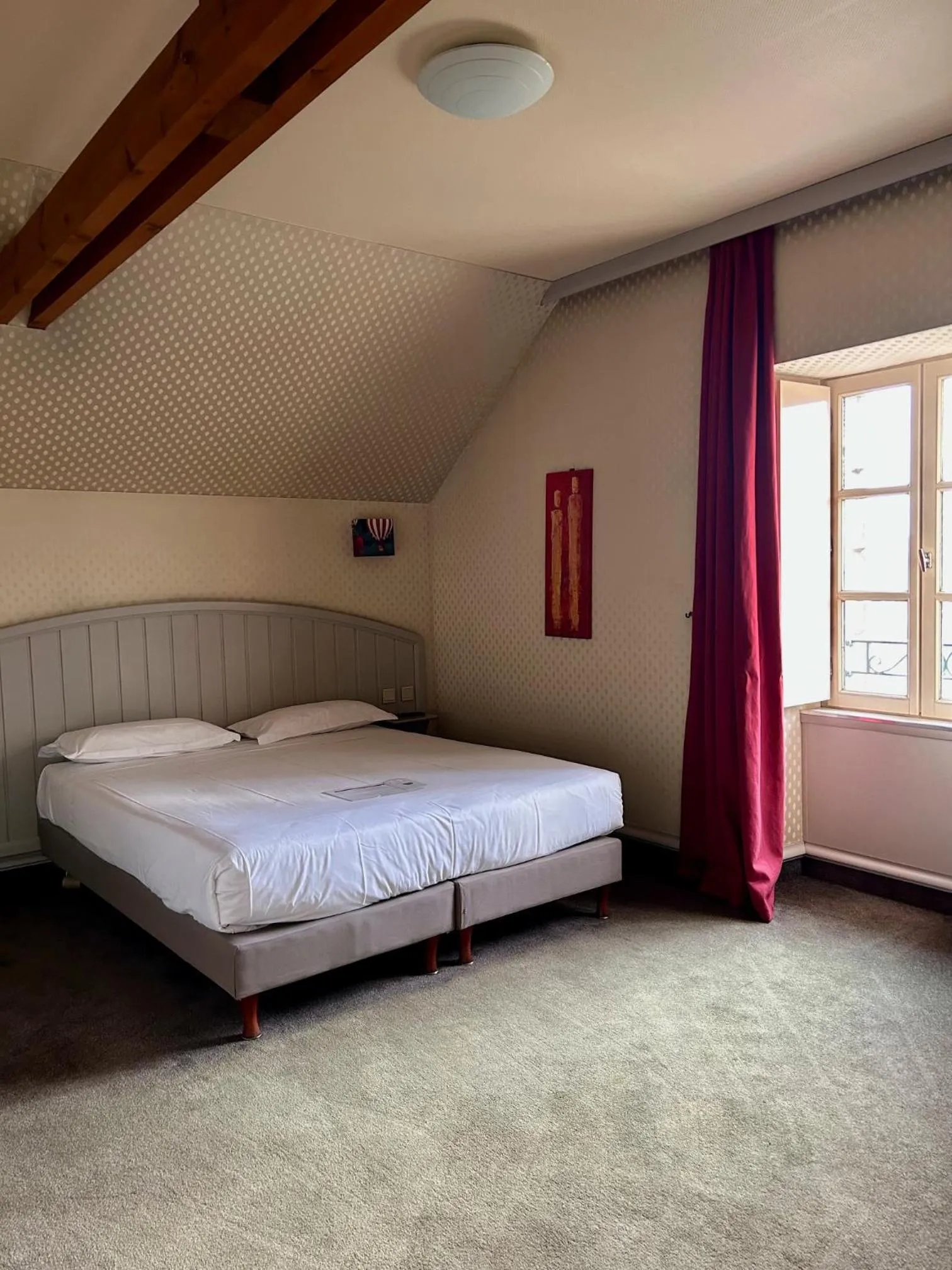 Bedroom, Bed in Cit'Hotel le Challonge