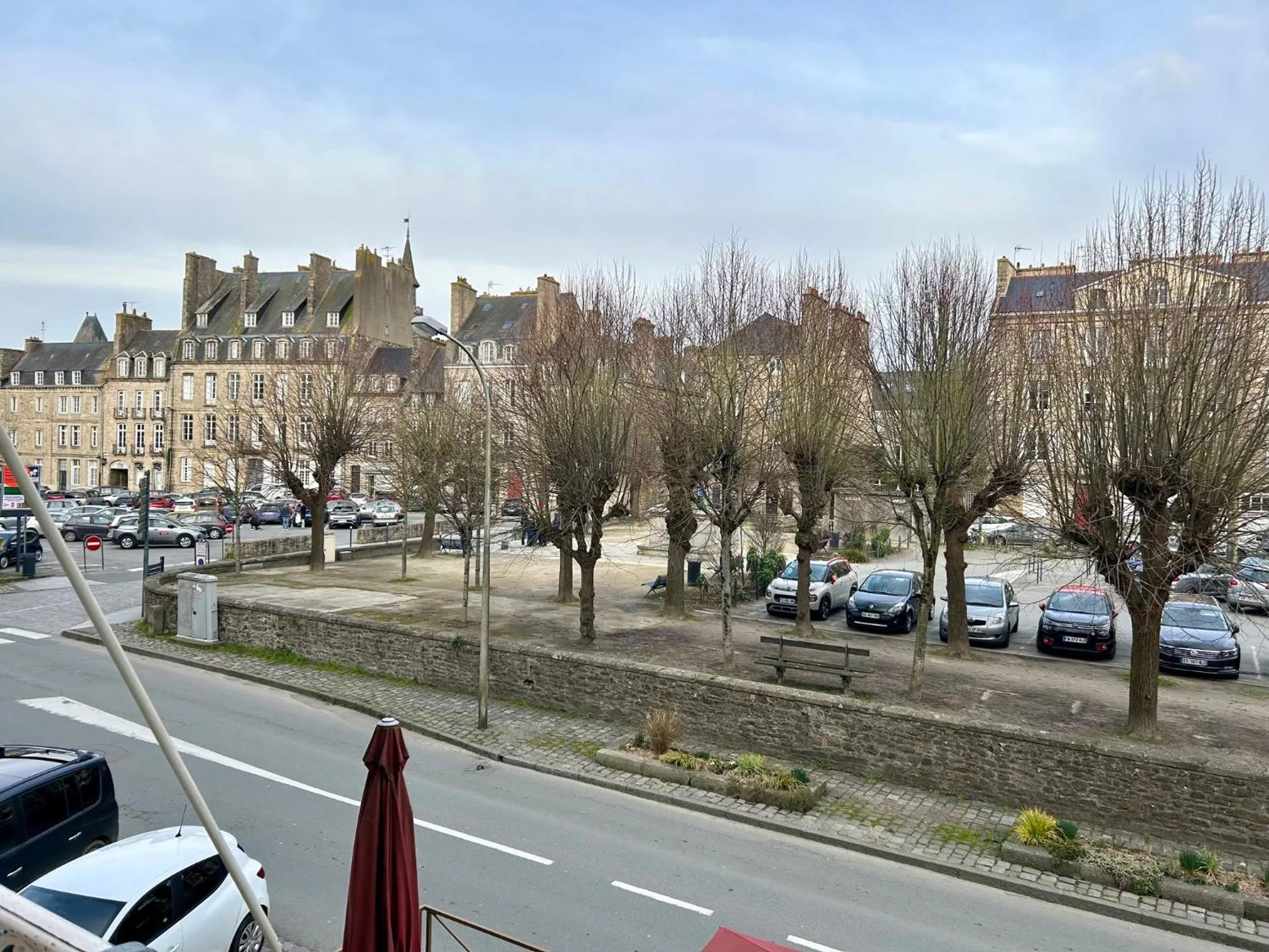 Balcony/Terrace in Cit'Hotel le Challonge