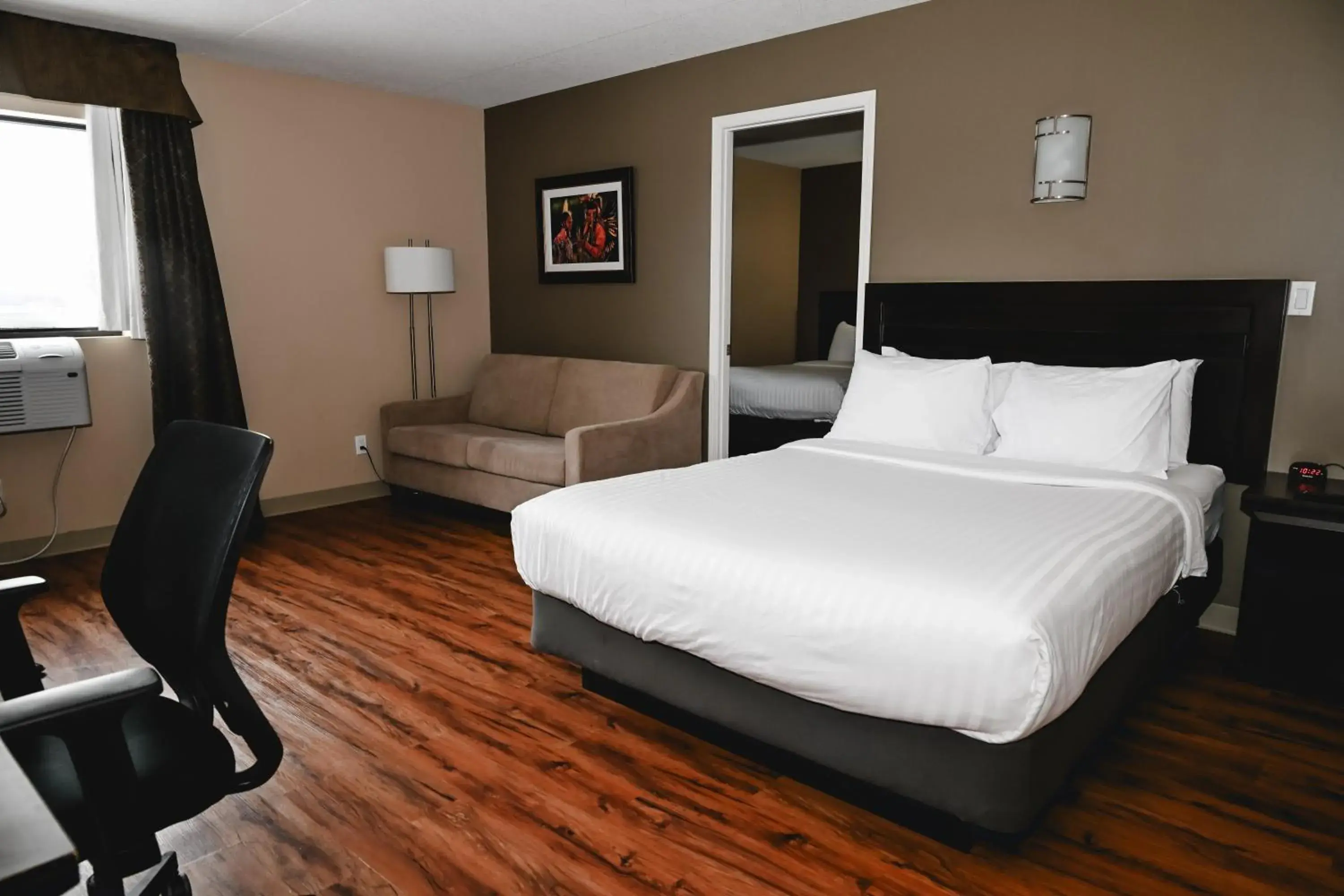 Family Suite with Two Queen Beds and Sofa bed - Non Smoking in Quality Hotel & Conference Centre Family Suite with Two Queen Beds and Sofa bed - Non Smoking in Quality Hotel & Conference Centre