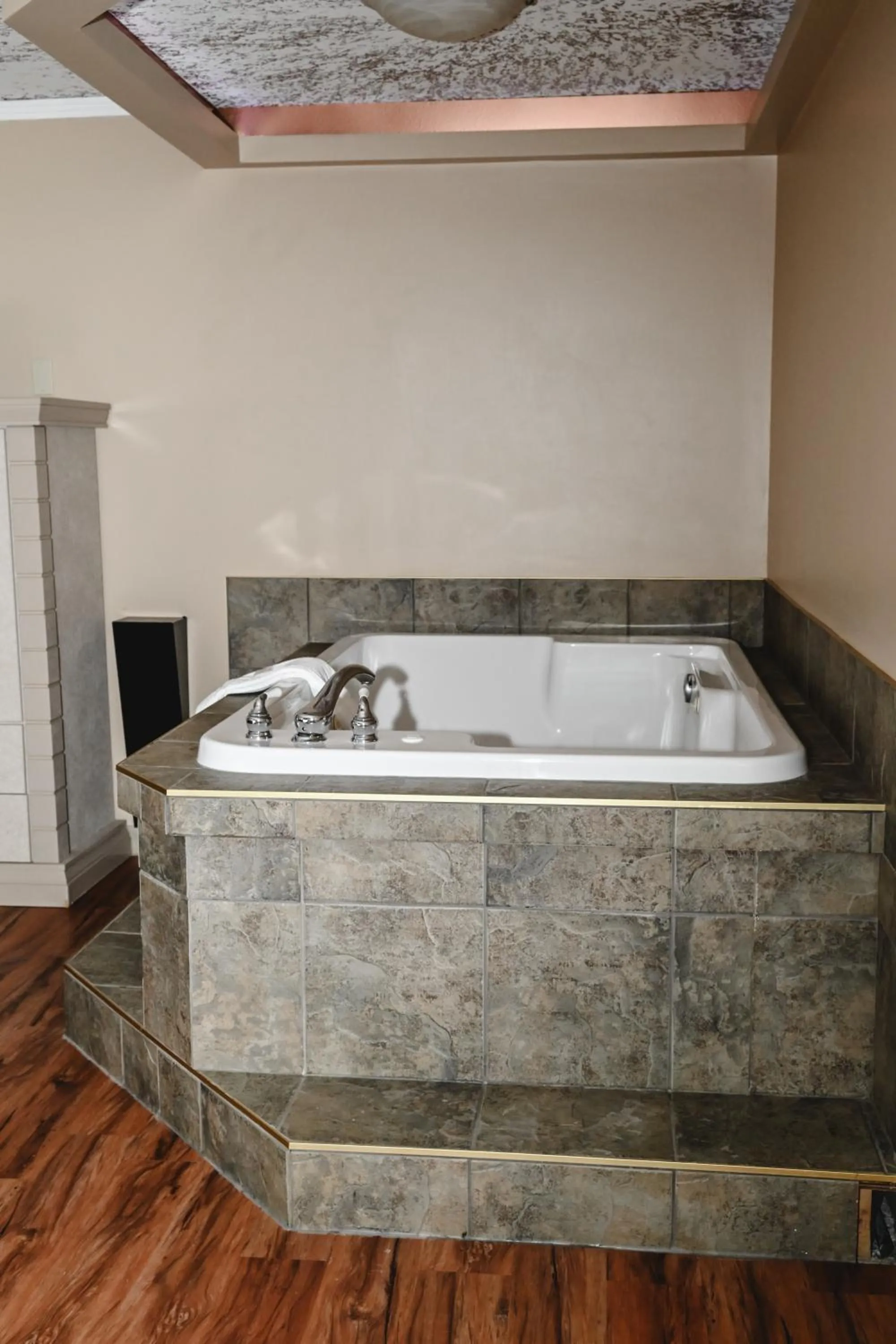 Bathroom in Quality Hotel & Conference Centre