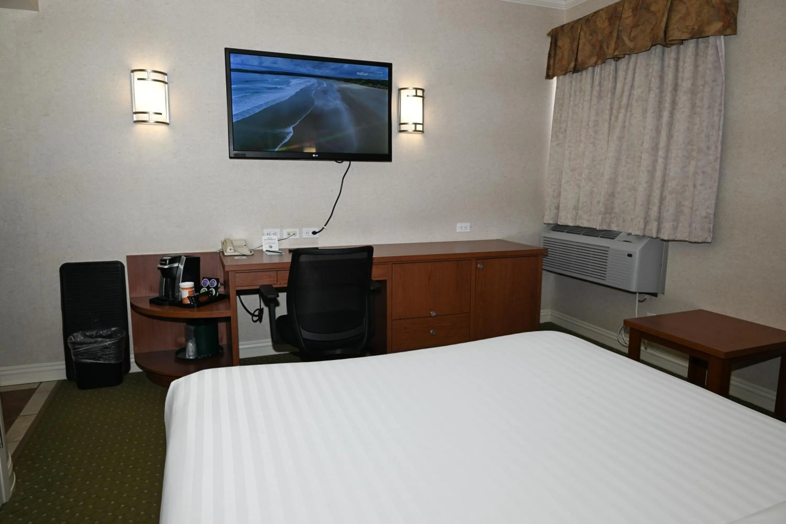 Bed in Quality Hotel & Conference Centre