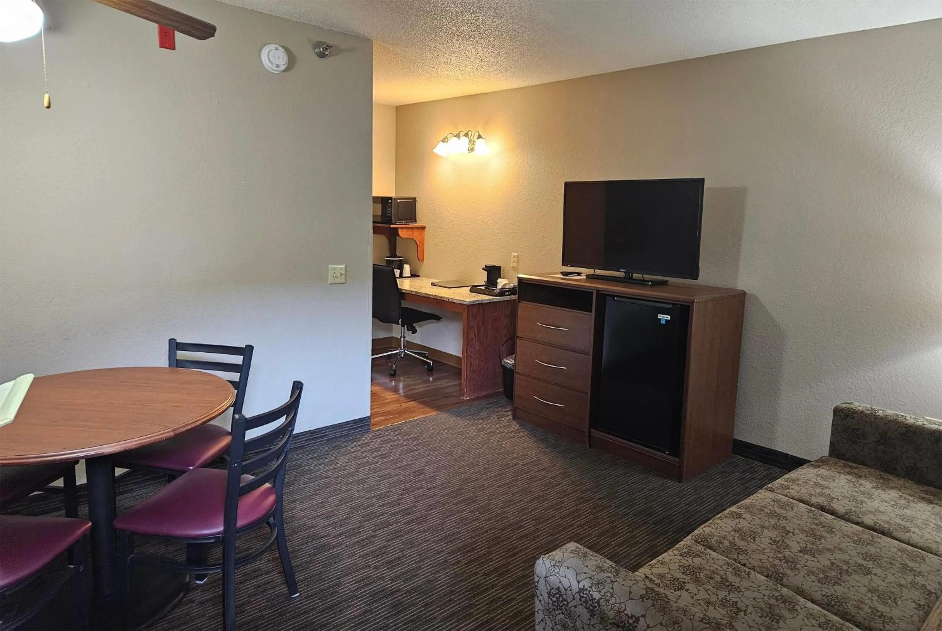 Photo of the whole room in AmericInn by Wyndham Marshall
