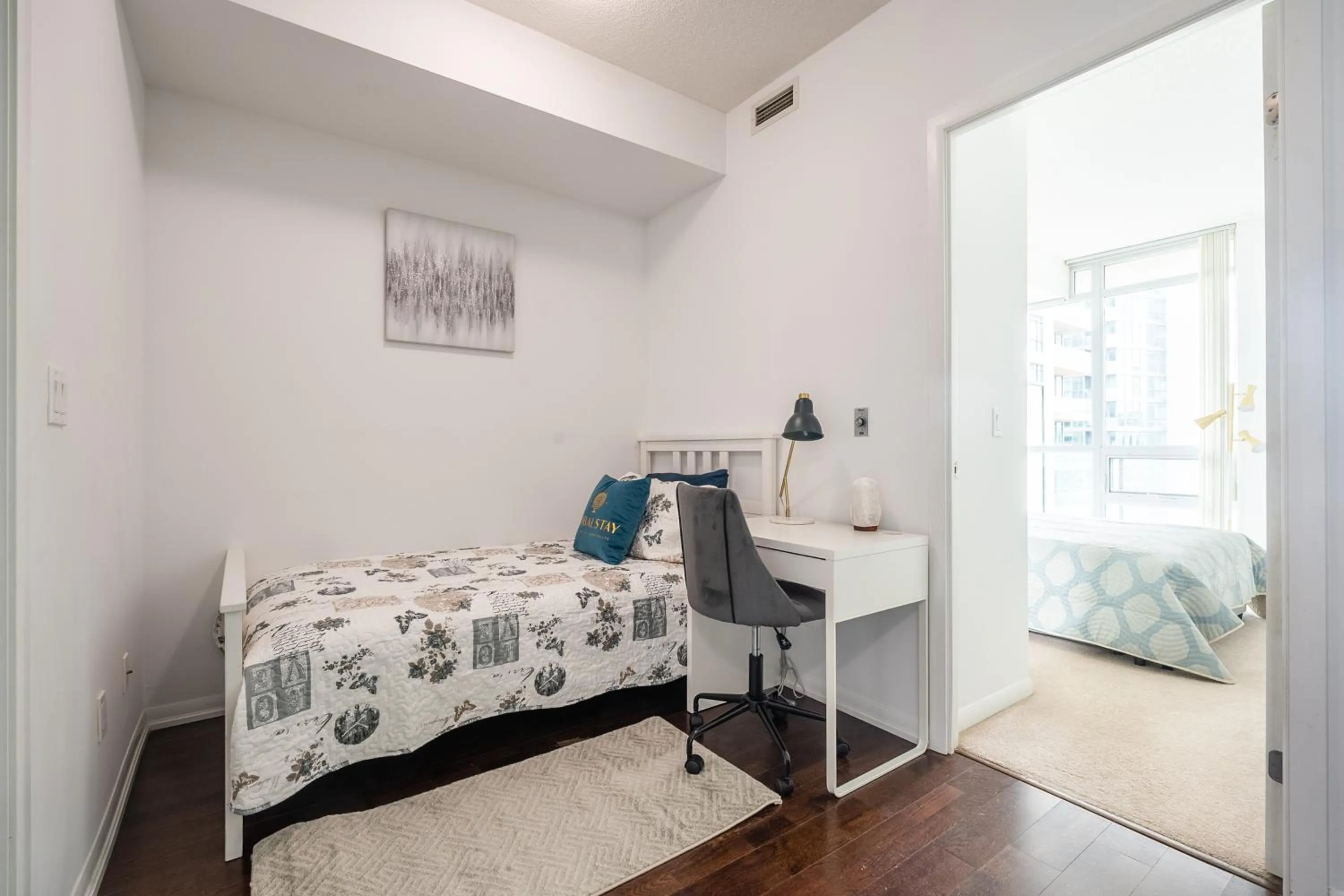 Bed in GLOBALSTAY Magnificent Condos in DT