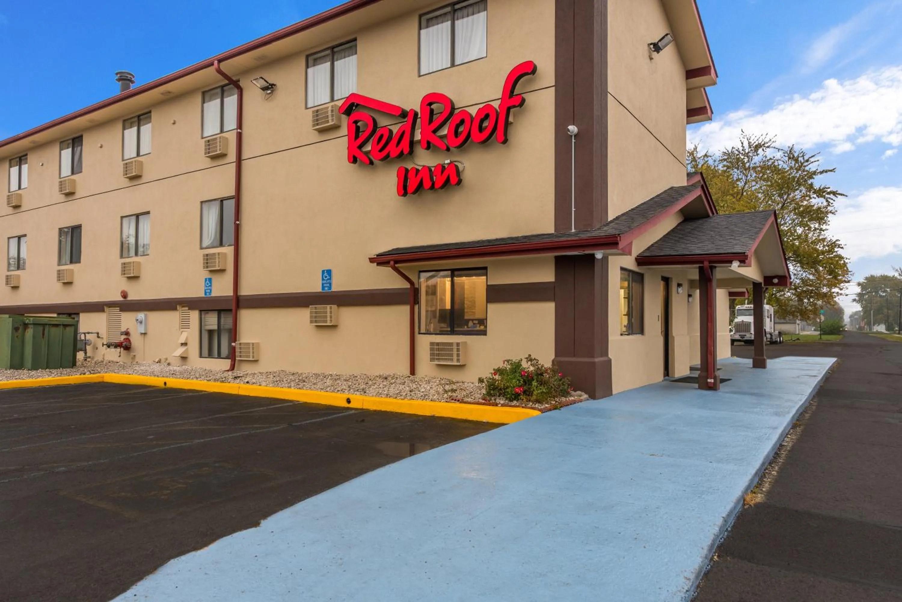 Property building in Red Roof Inn Findlay
