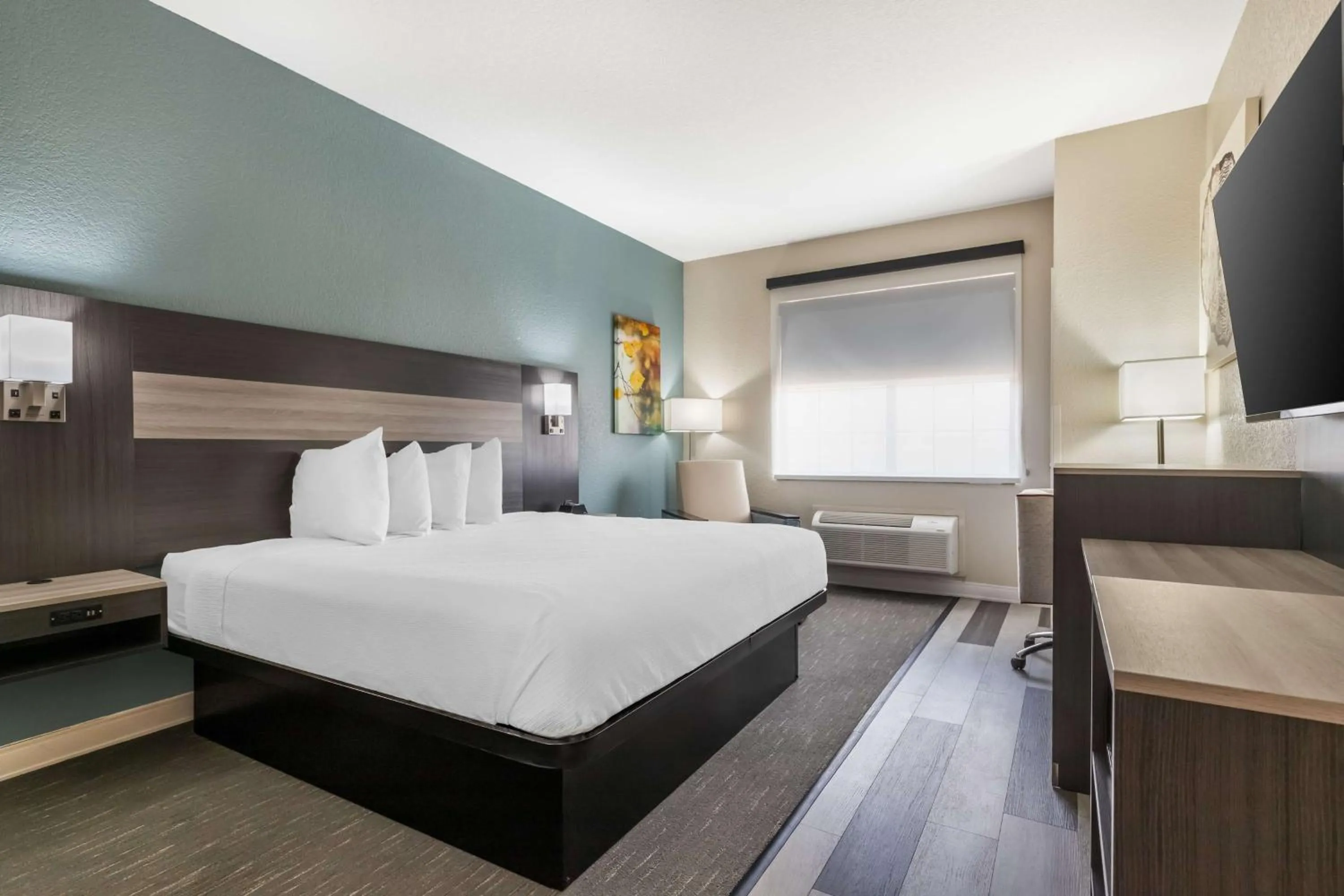 Bedroom, Bed in Best Western Prime Inn & Suites