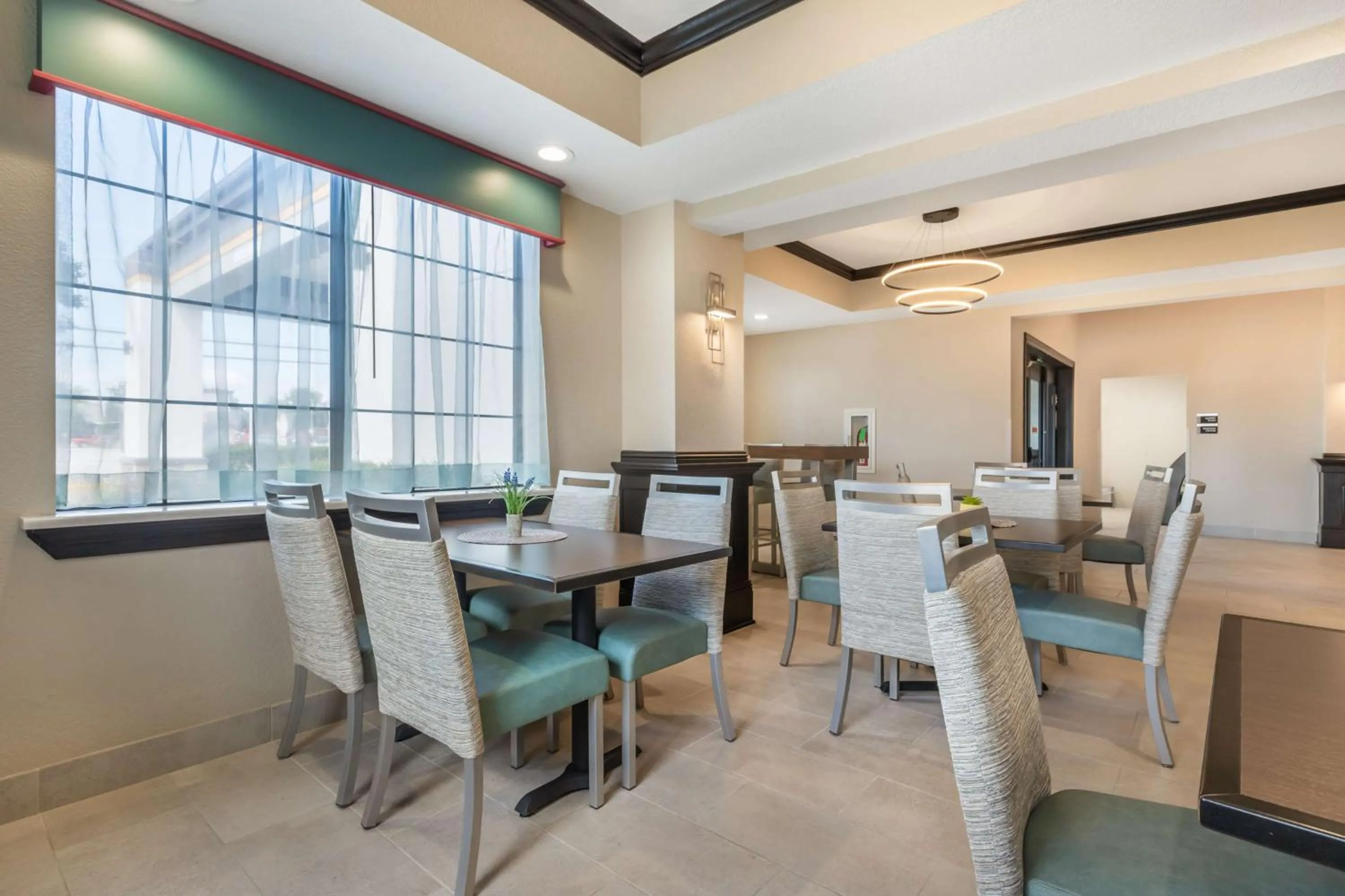 Breakfast in Best Western Prime Inn & Suites