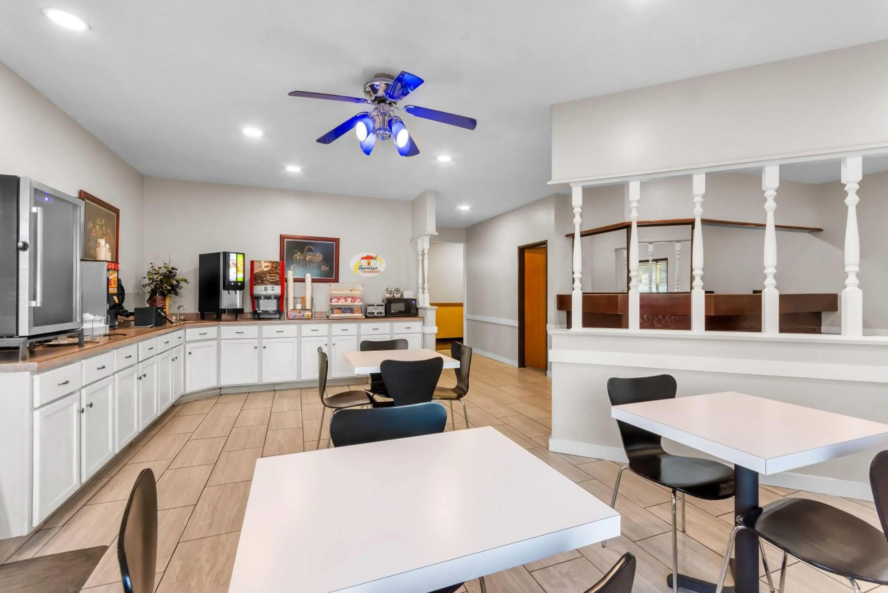 Restaurant/places to eat in Super 8 by Wyndham Bloomington University Area