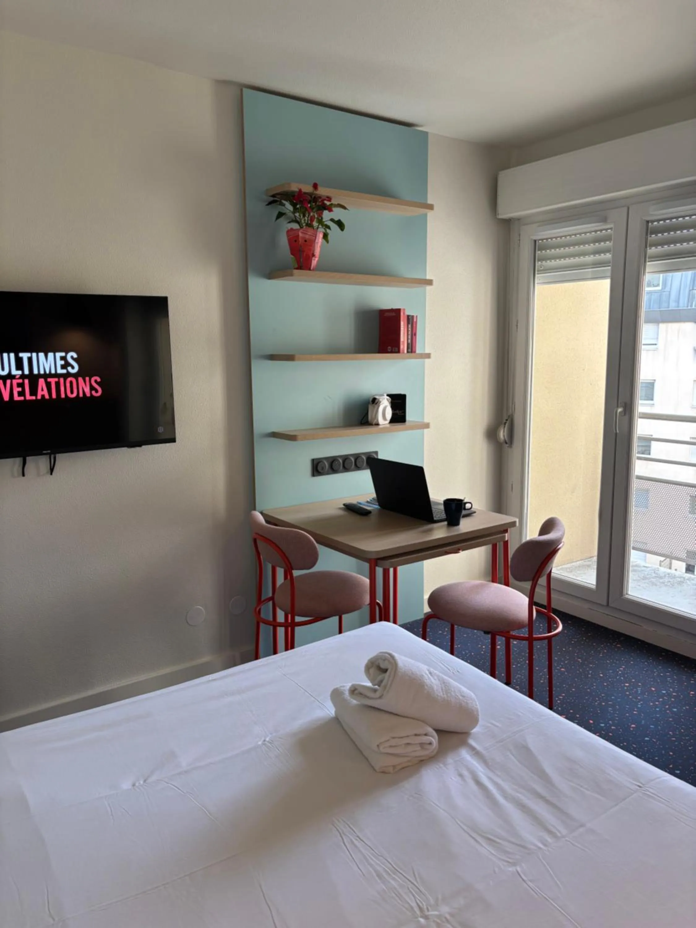 Bed in Hôtel et Résidence Les Lauréades Clermont-Ferrand Centre Jaude