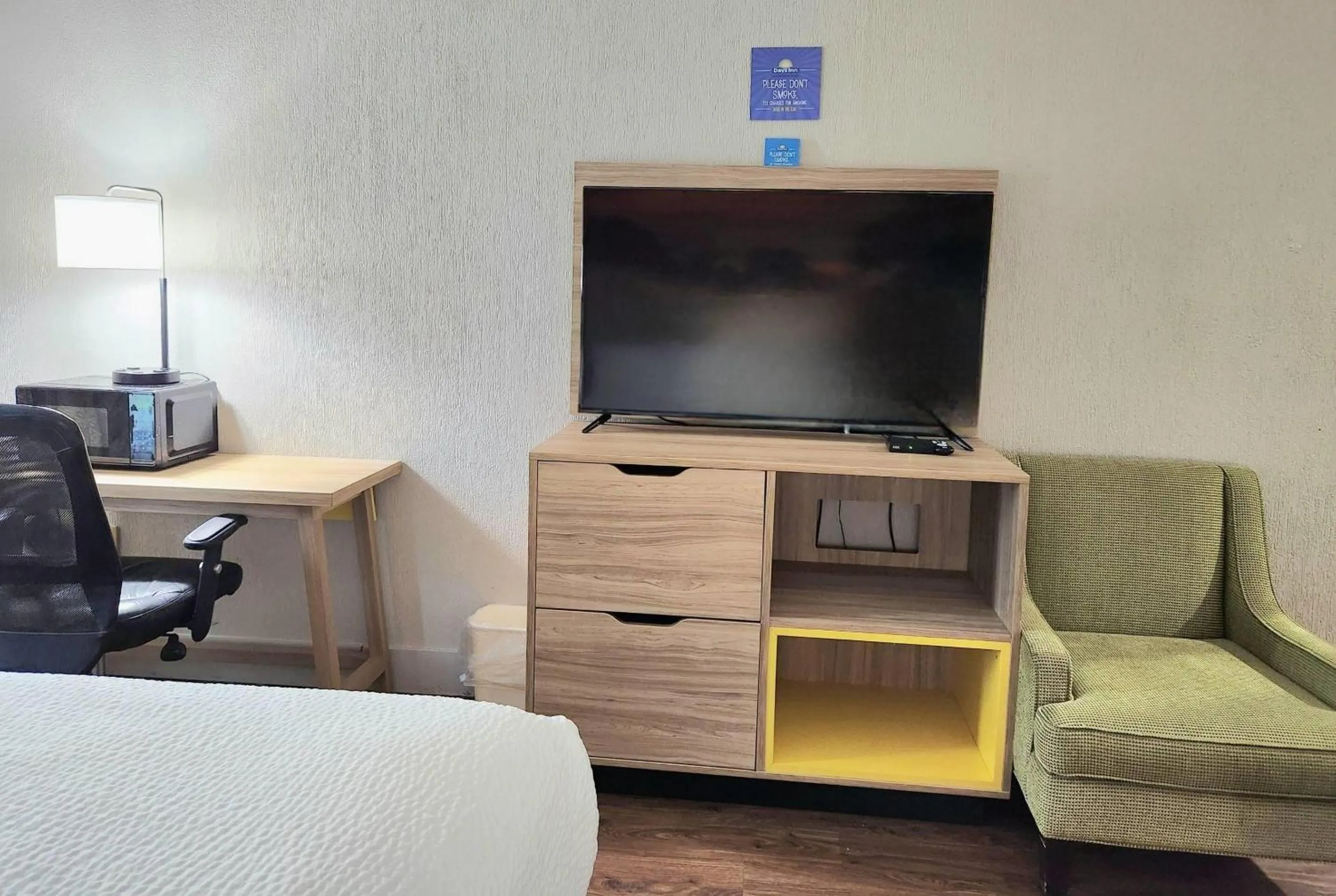 Photo of the whole room in Days Inn by Wyndham Denham Springs-Baton Rouge East