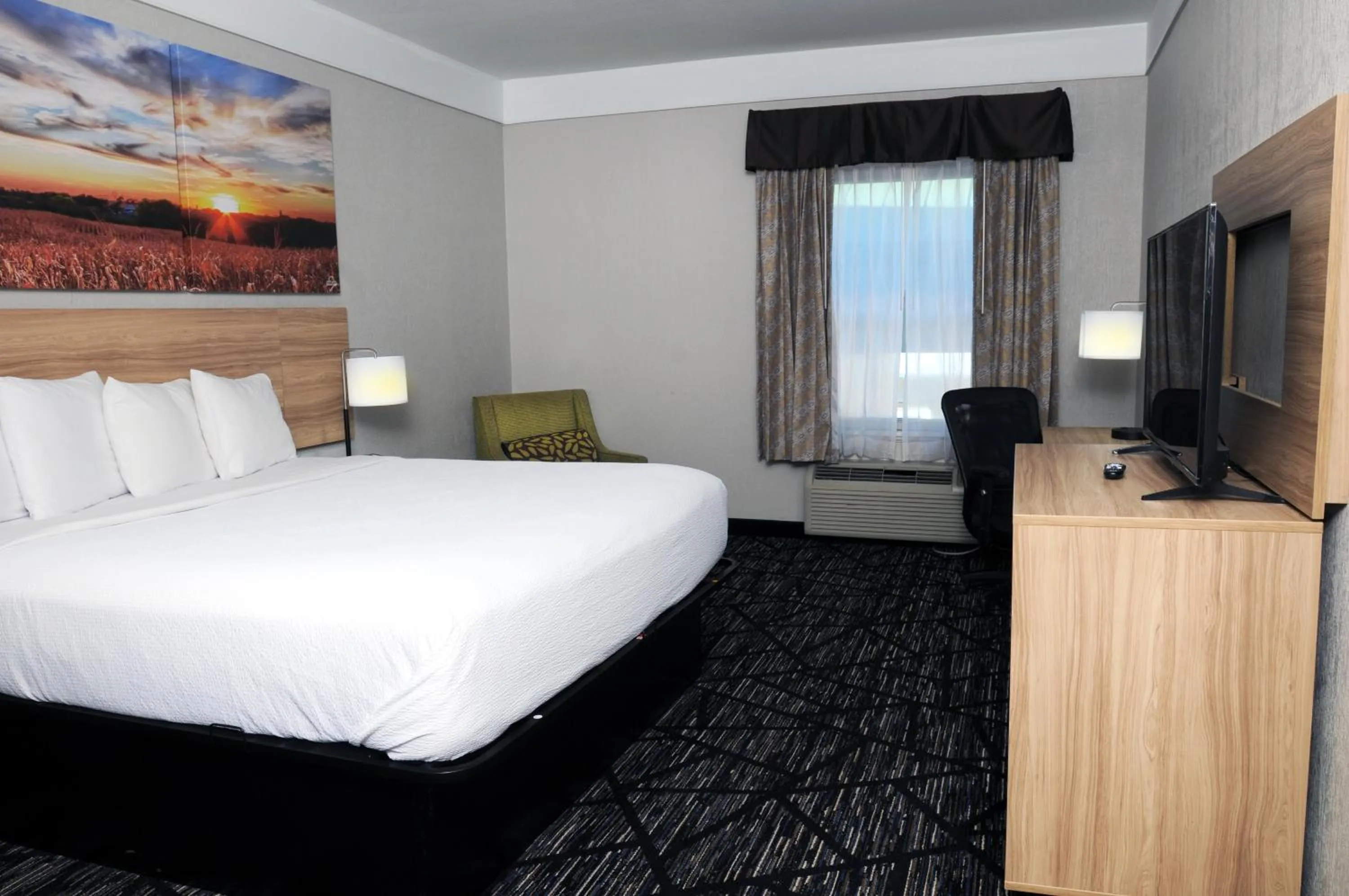 Bed in Days Inn by Wyndham Denham Springs-Baton Rouge East