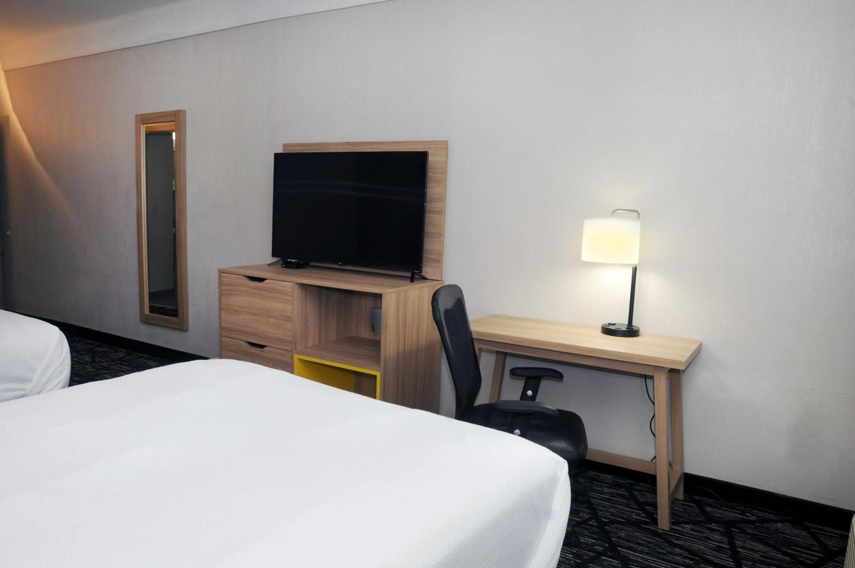 Bed in Days Inn by Wyndham Denham Springs-Baton Rouge East