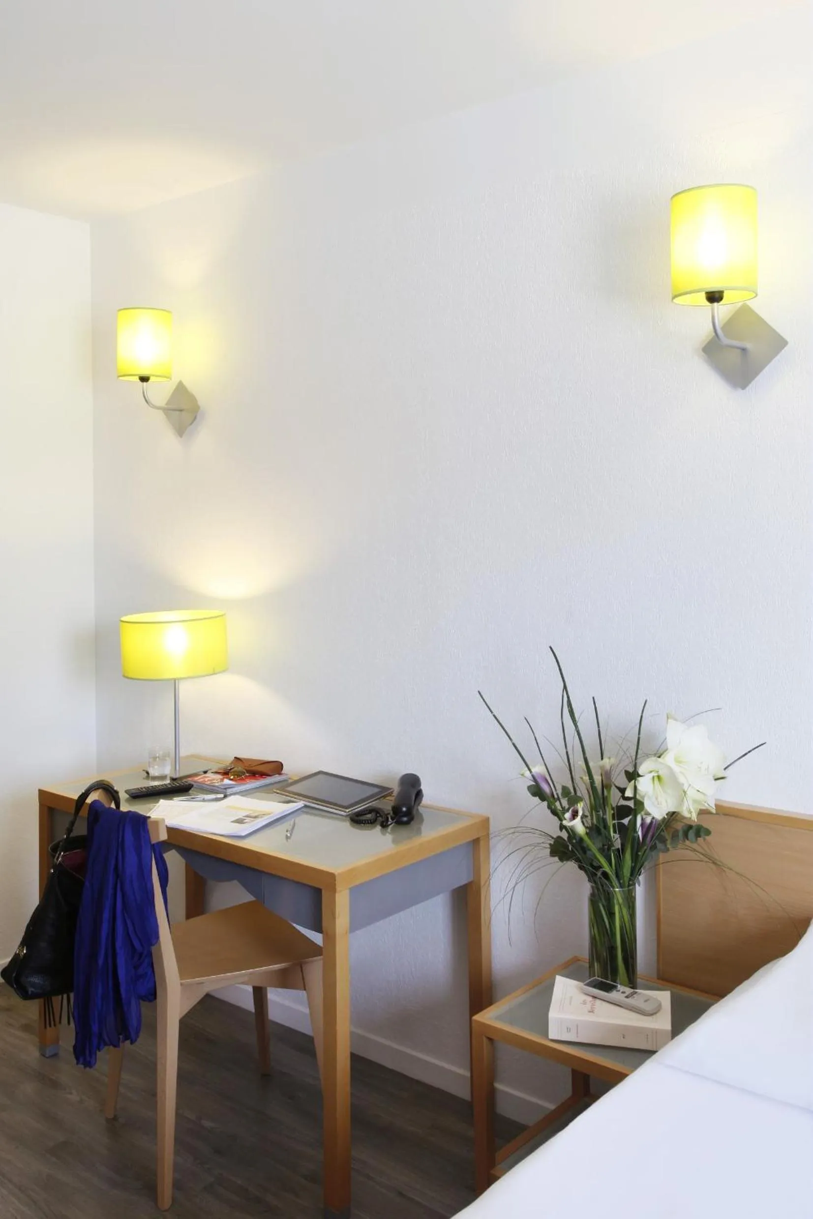 Decorative detail, Bed in Aparthotel Adagio Access Marseille Prado Périer