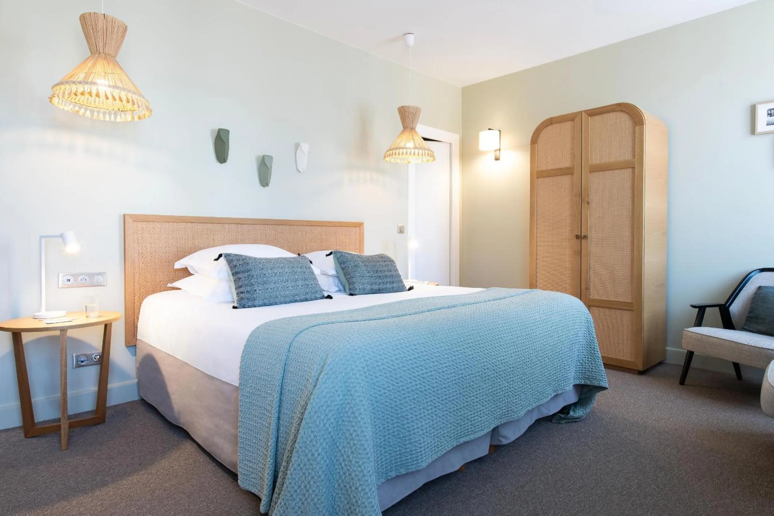 Bedroom, Bed in Hôtel Boutique Cézanne centre Aix-en-Provence