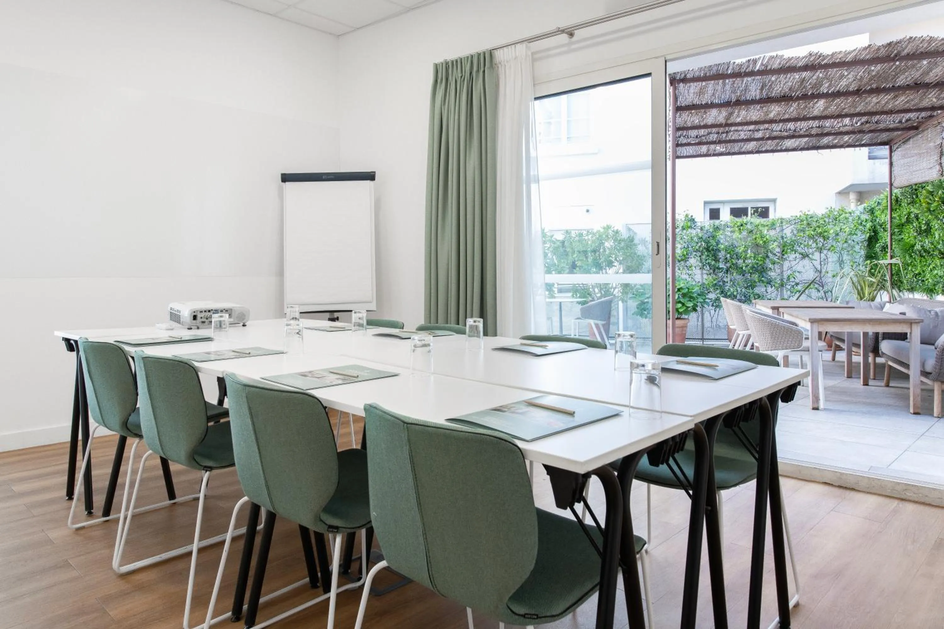 Meeting/conference room in Hôtel Boutique Cézanne centre Aix-en-Provence