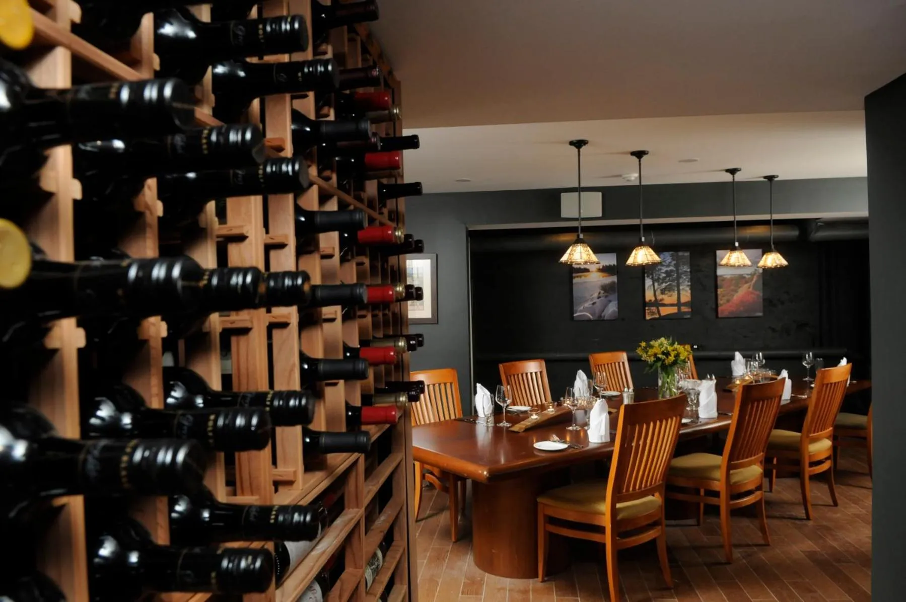 Restaurant/places to eat in Sherwood Inn