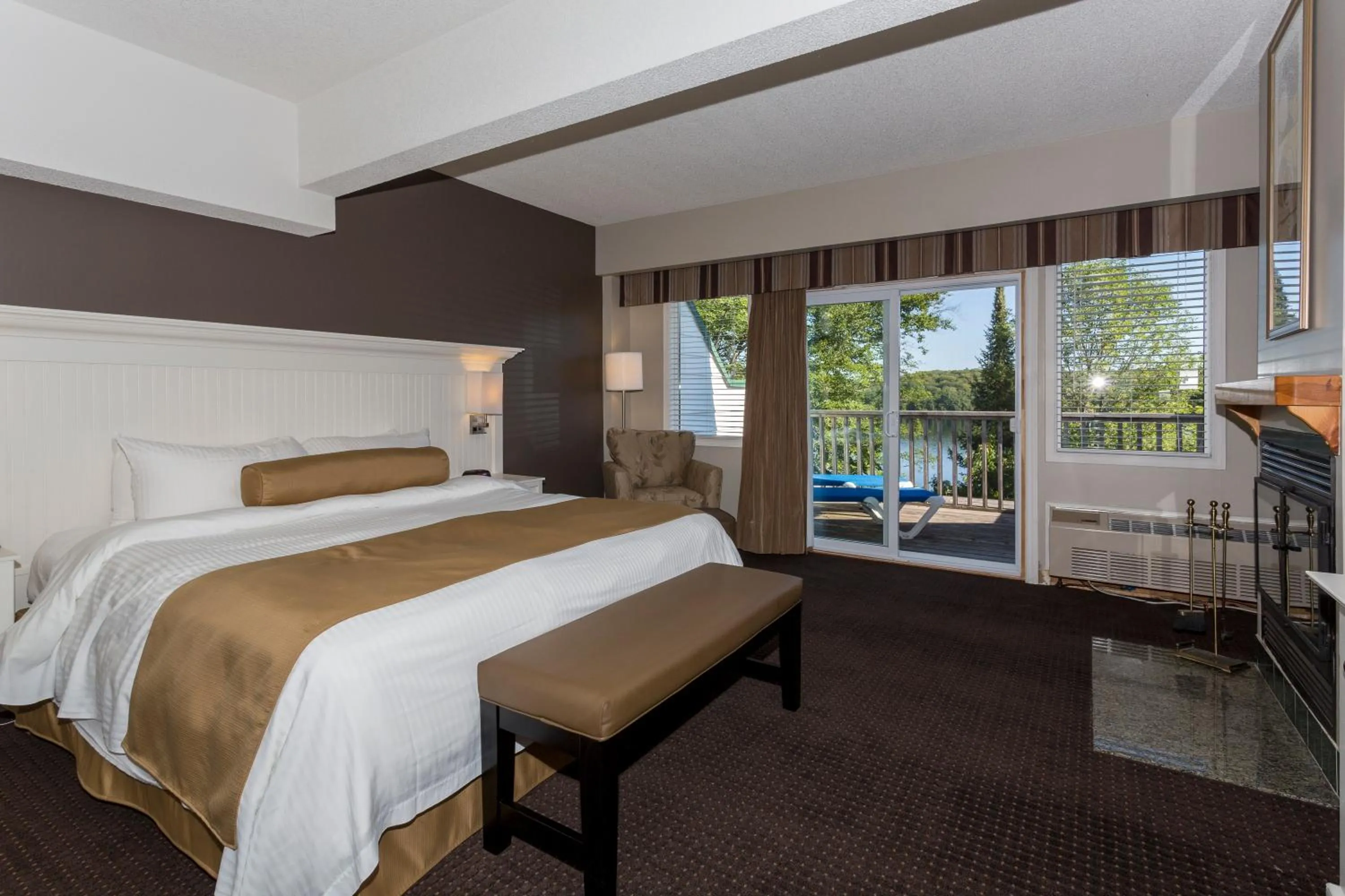 Superior King Room - Maplewood in Sherwood Inn
