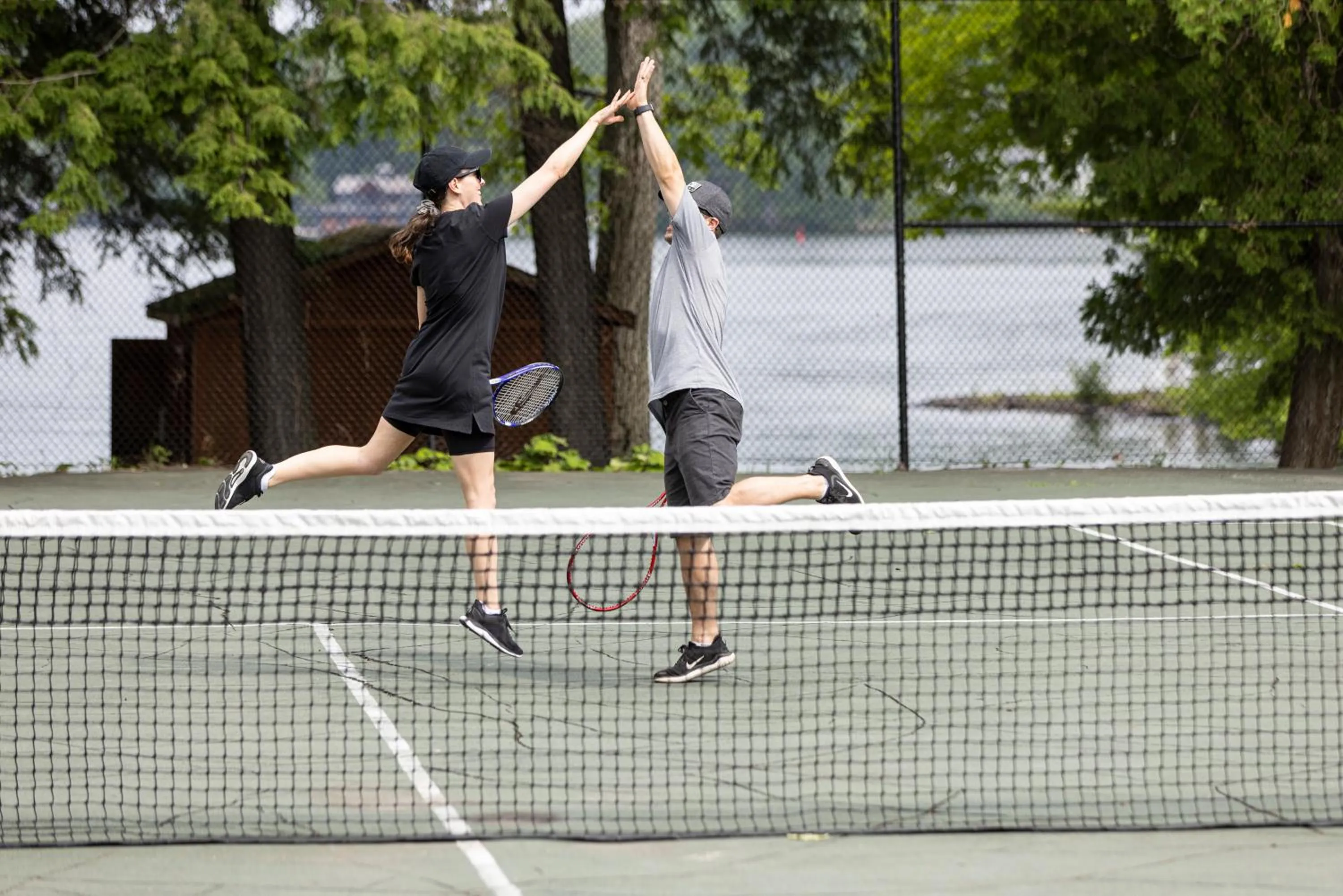 Tennis court in Sherwood Inn
