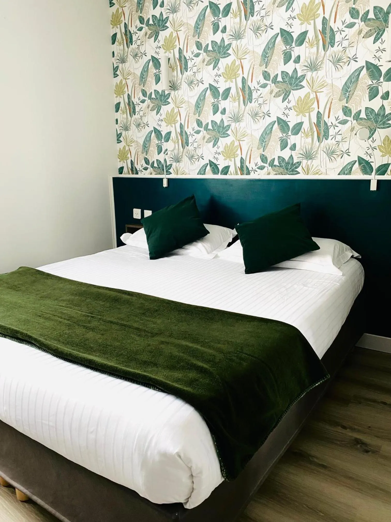 Brit Hotel Le Surcouf