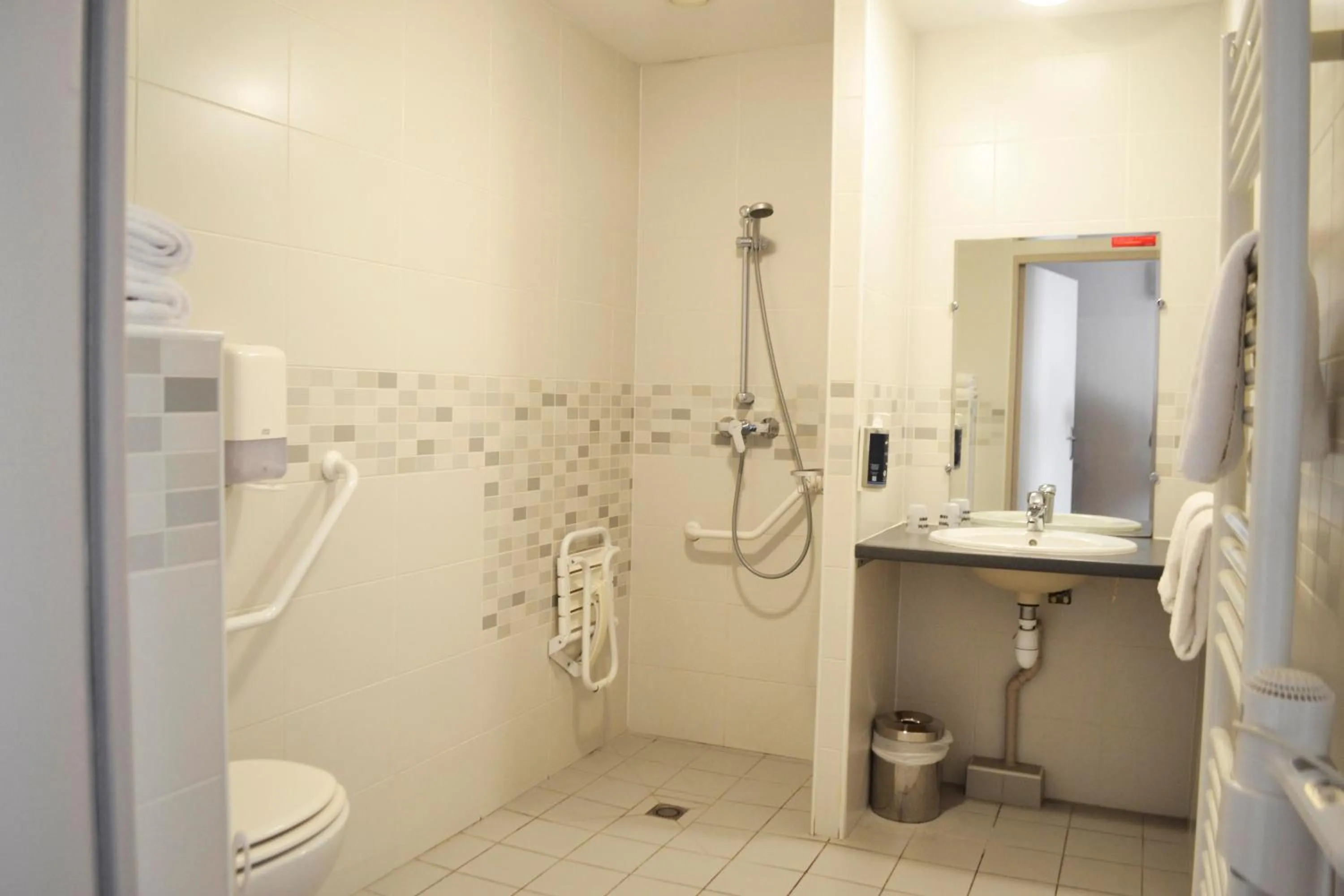 Brit Hotel Le Surcouf