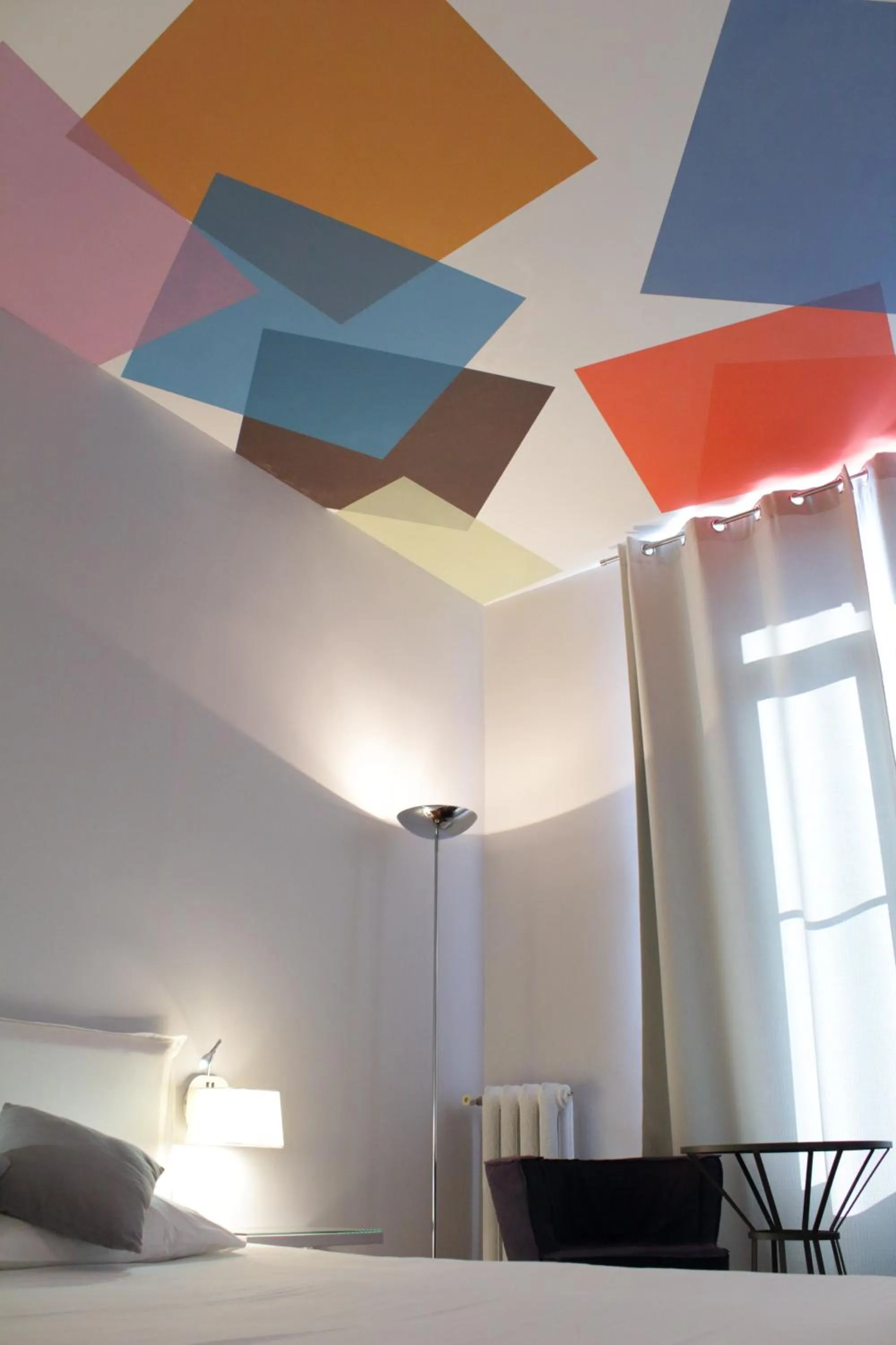 Bedroom, Bed in Le Windsor, Jungle Art Hotel