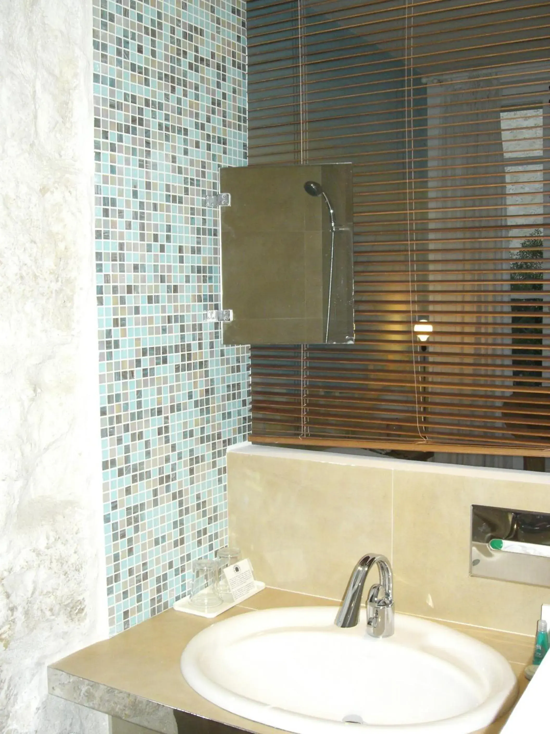 Triple Room in Le Windsor, Jungle Art Hotel Triple Room in Le Windsor, Jungle Art Hotel