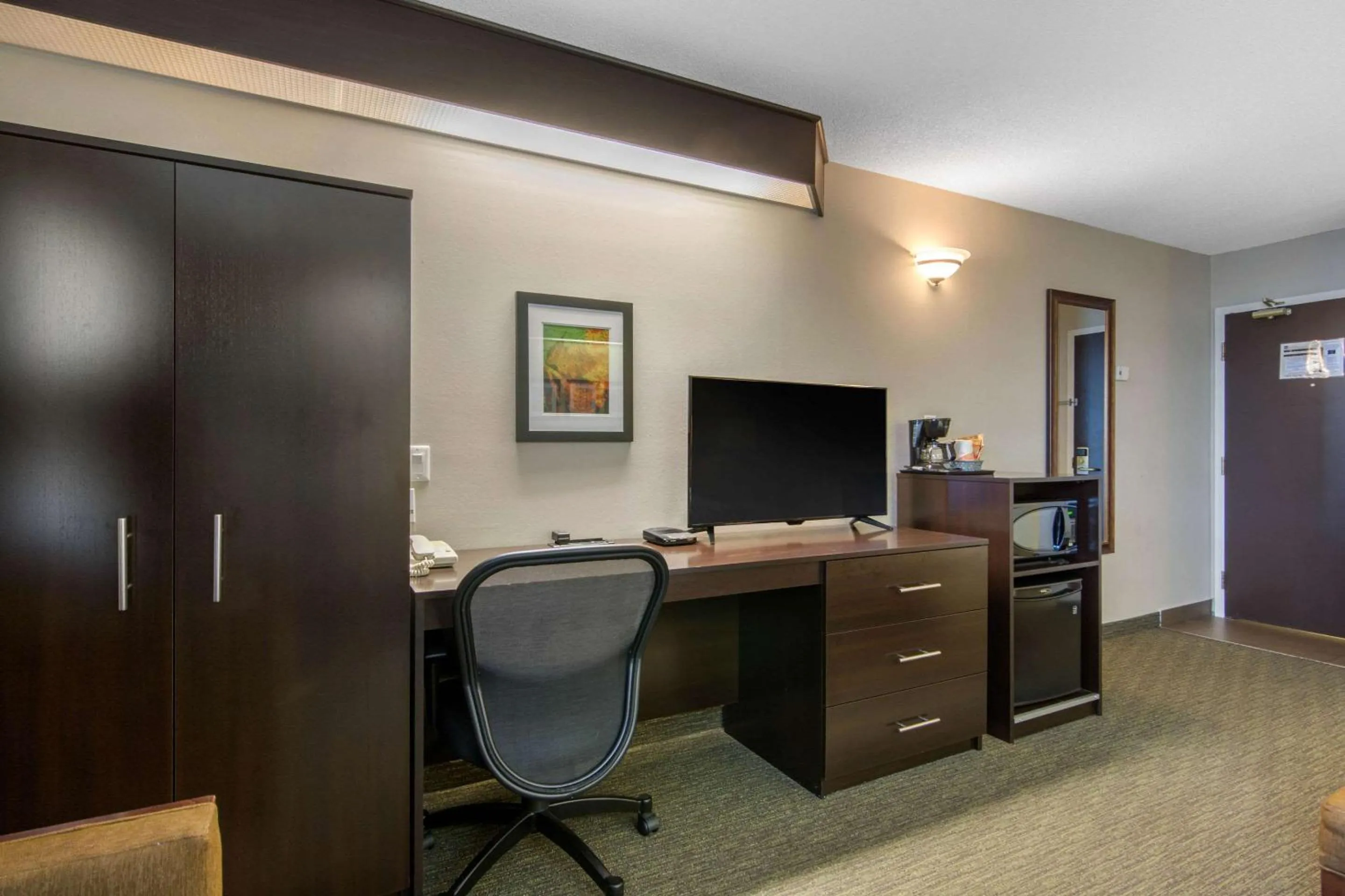 Photo of the whole room in Sleep Inn